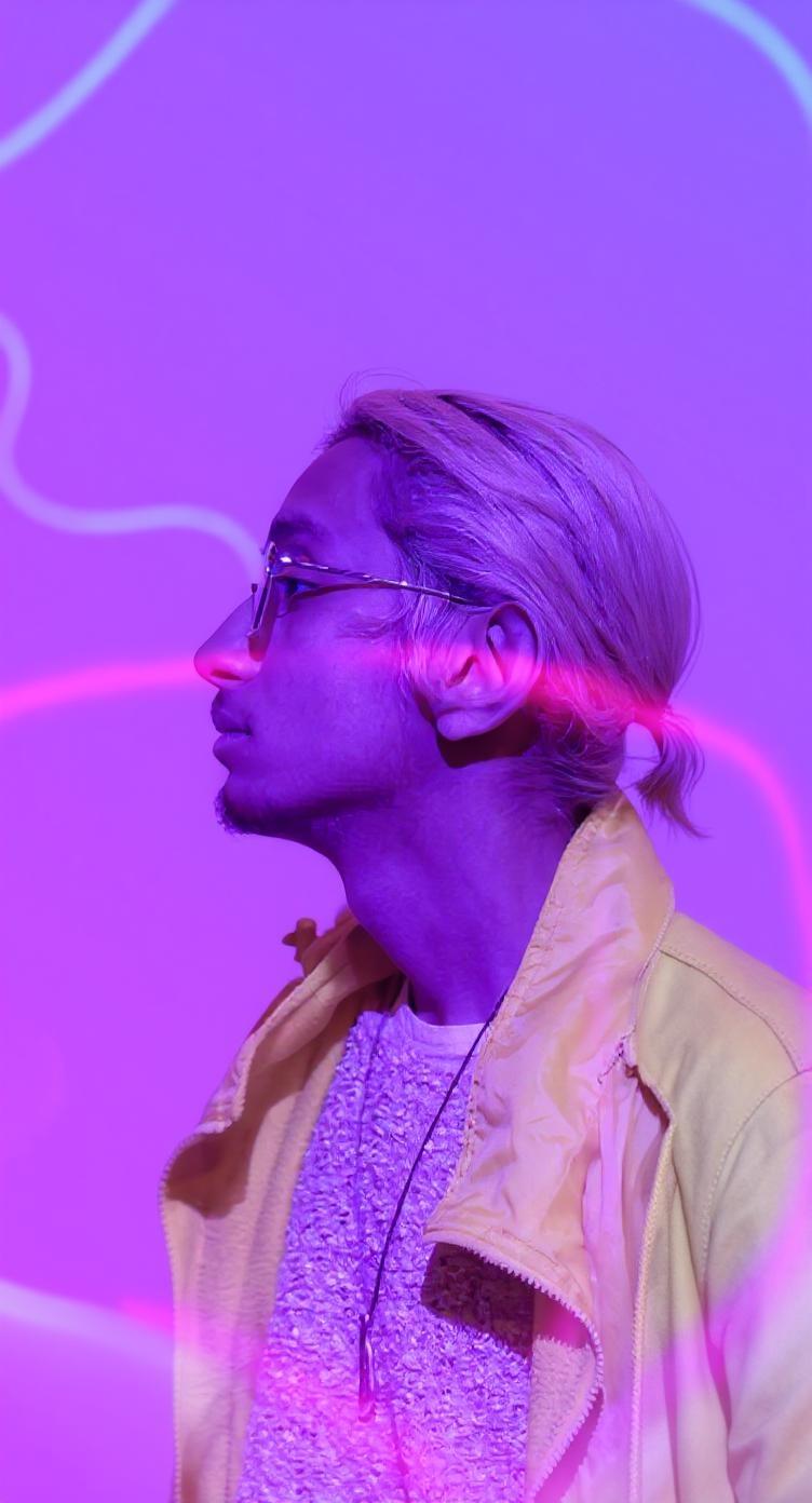 apply-the-neon-lighting-and-color-style-es509vweby