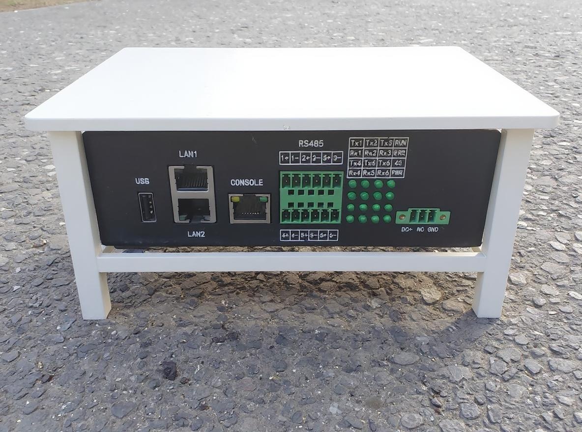 replace-the-ground-by-a-white-pvc-table-7w3pqlp328