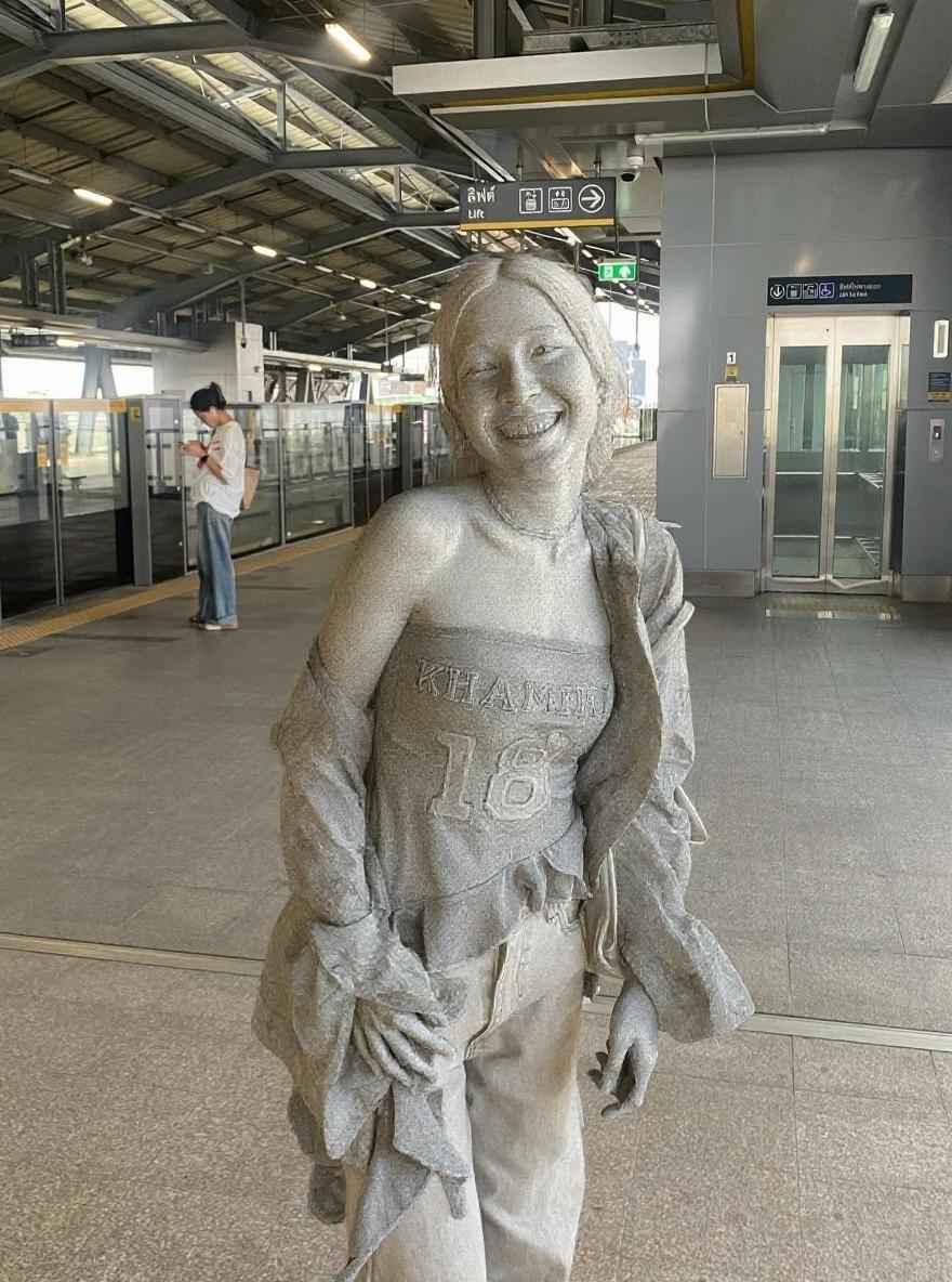 turn-the-girl-into-stone-sculpture-1-r2c8j9rqs7