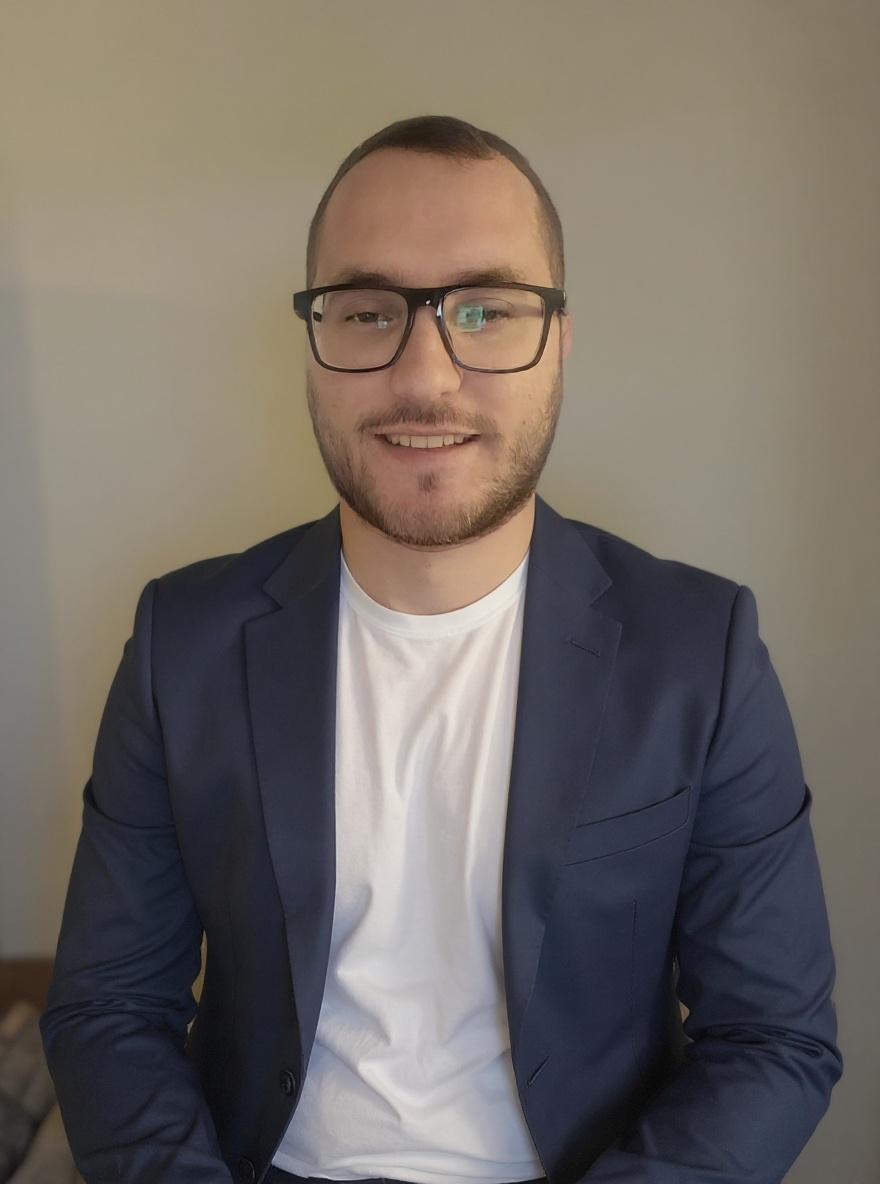 crea-una-fotografia-profesional-para-un-perfil-de-fxp4rrvi4z