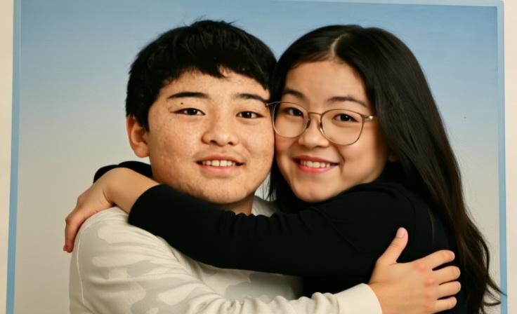 hug-each-other-kisu-1-cmzrqrpxei
