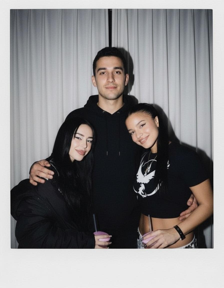 toma-una-foto-con-una-camara-polaroid-la-foto-debe-fmw2m7ati