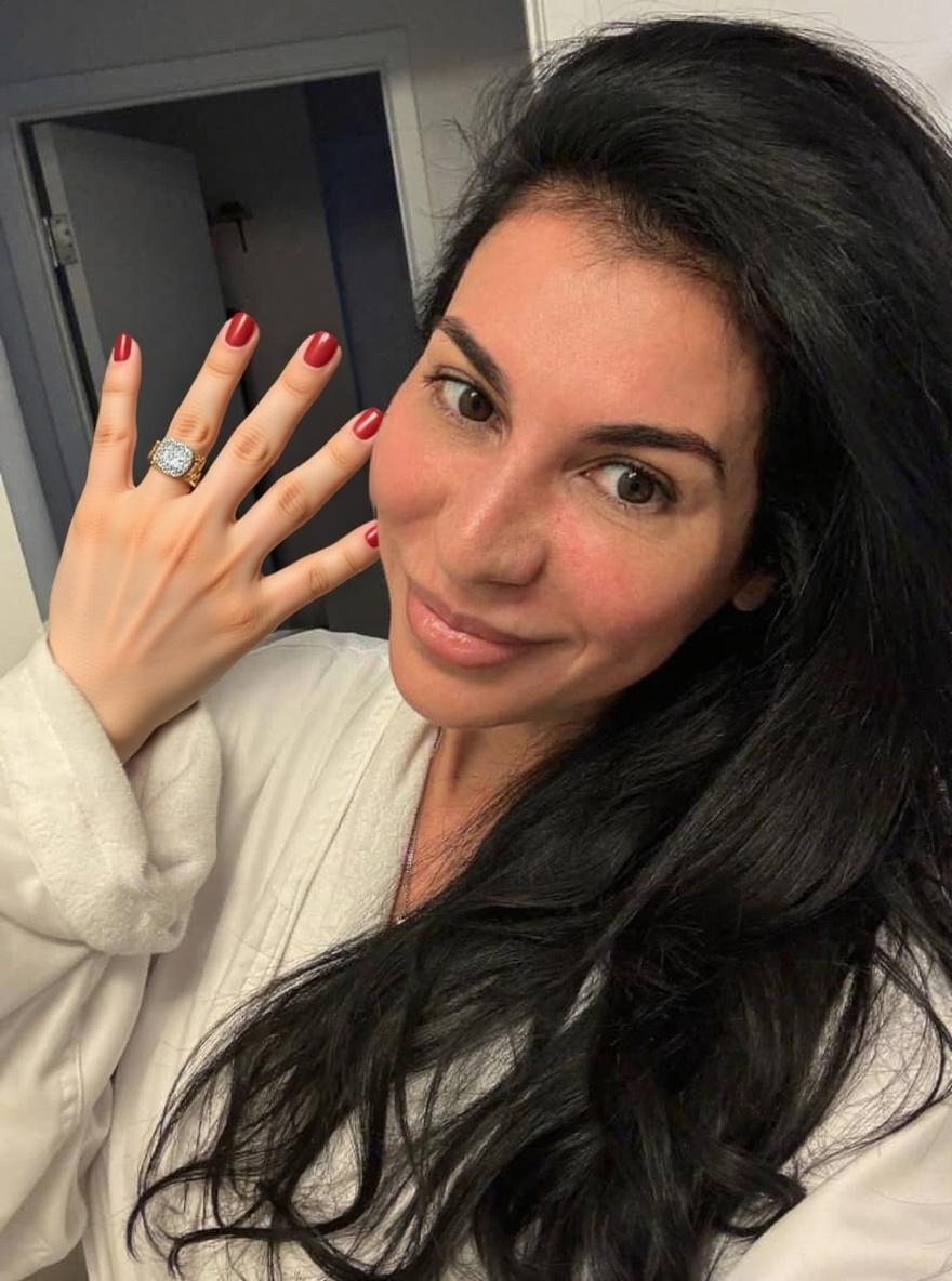make-her-ring-finger-stick-out-just-like-the-other-0esm6yp8n-3