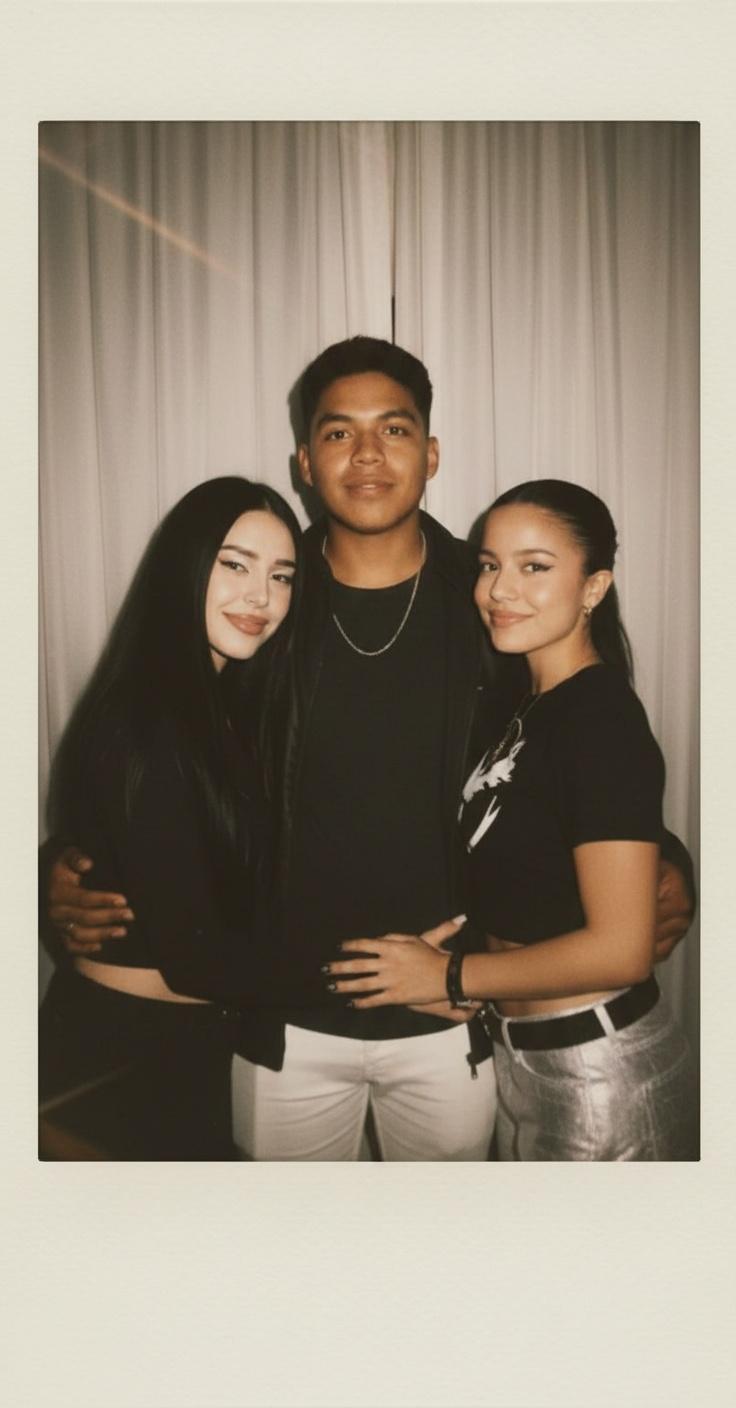 toma-una-foto-con-una-camara-polaroid-la-foto-debe-bzyibxk7n