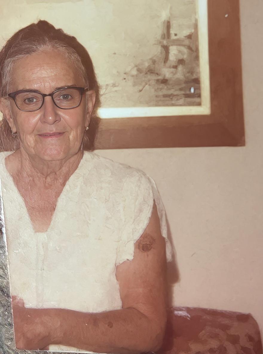 restore-everything-damaged-in-this-image-improve-anfnfgbvq6