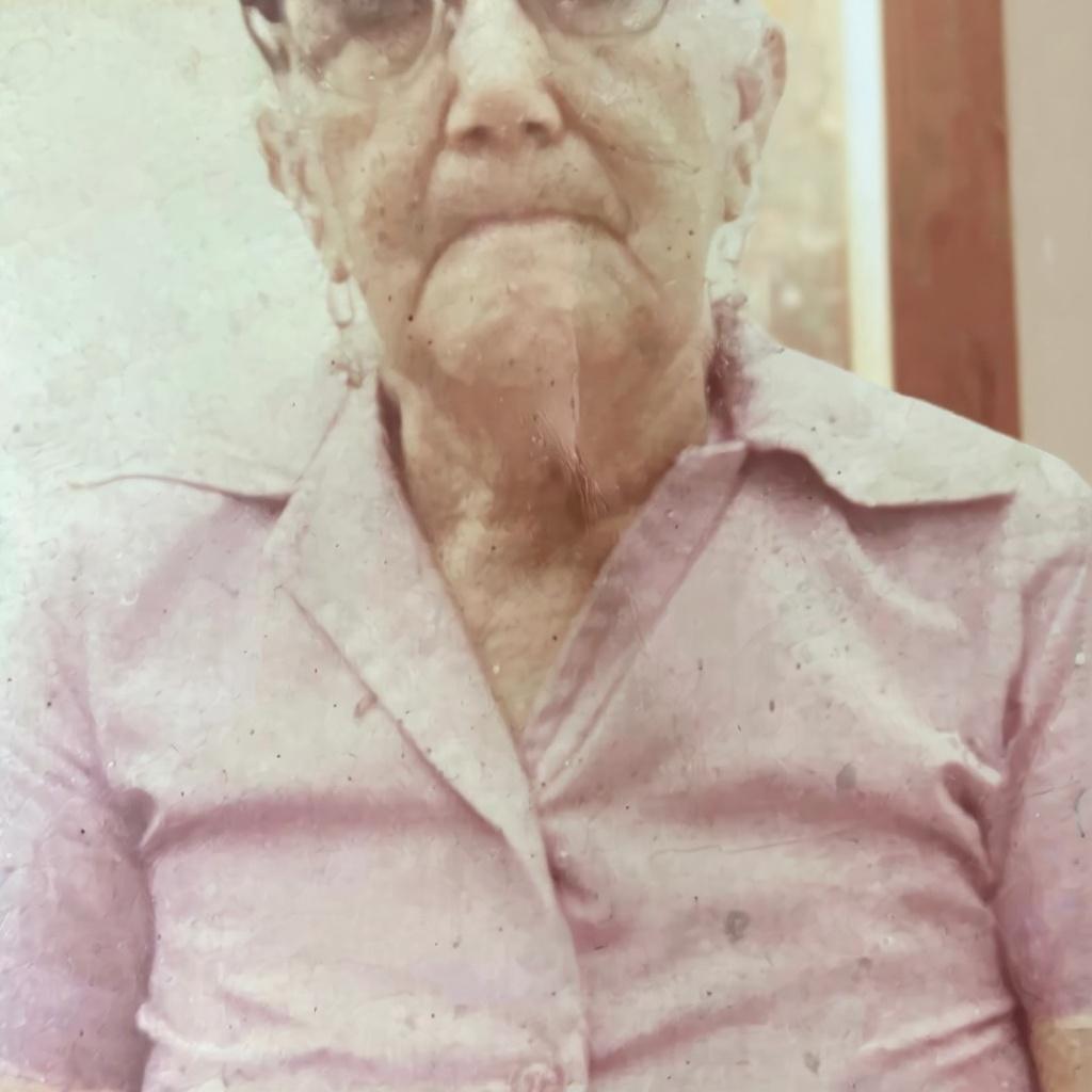 restore-everything-damaged-in-this-image-improve-z6nhot52on