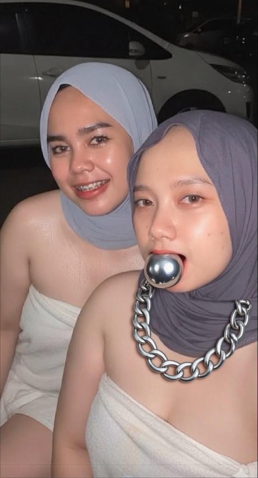 add-bdsm-ball-on-her-mouth-add-chain-on-her-neck-k2pek388sh