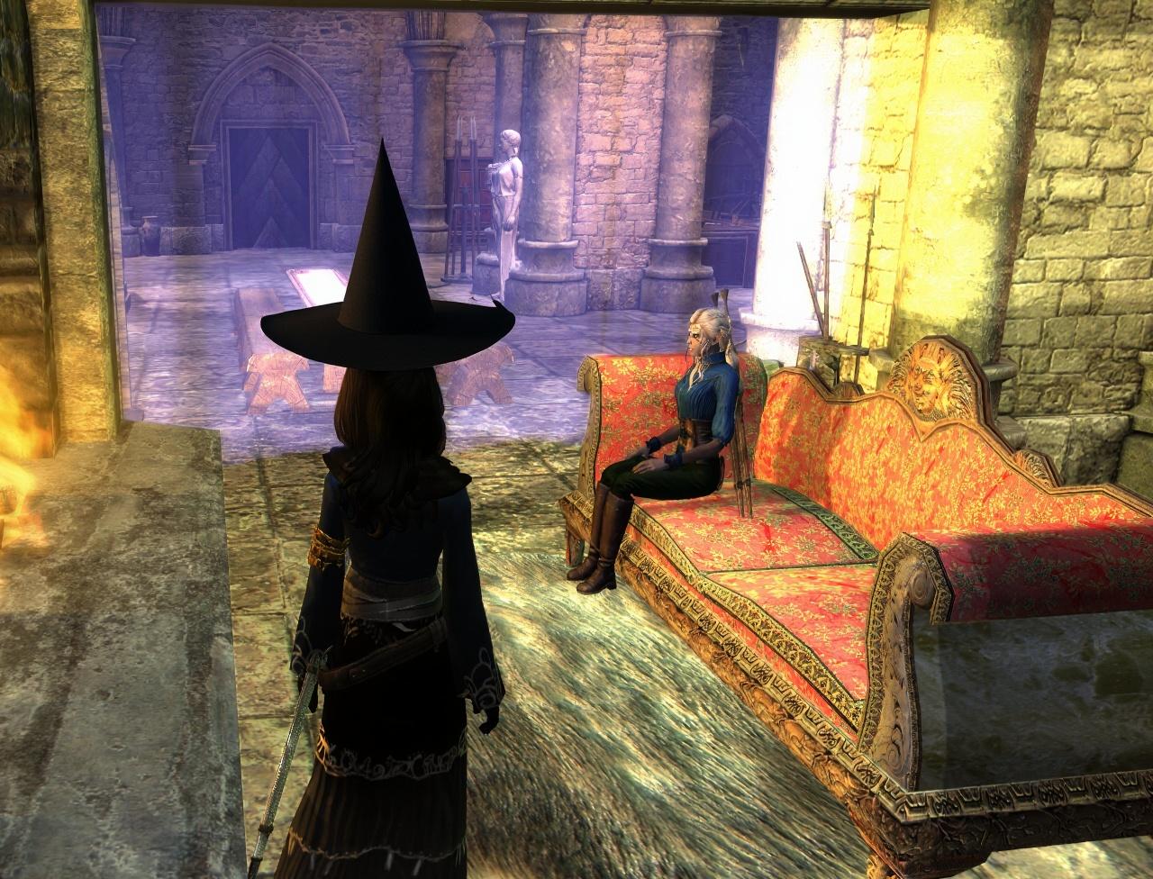 witch-hat-on-girl-in-dress-wvkr51ca80