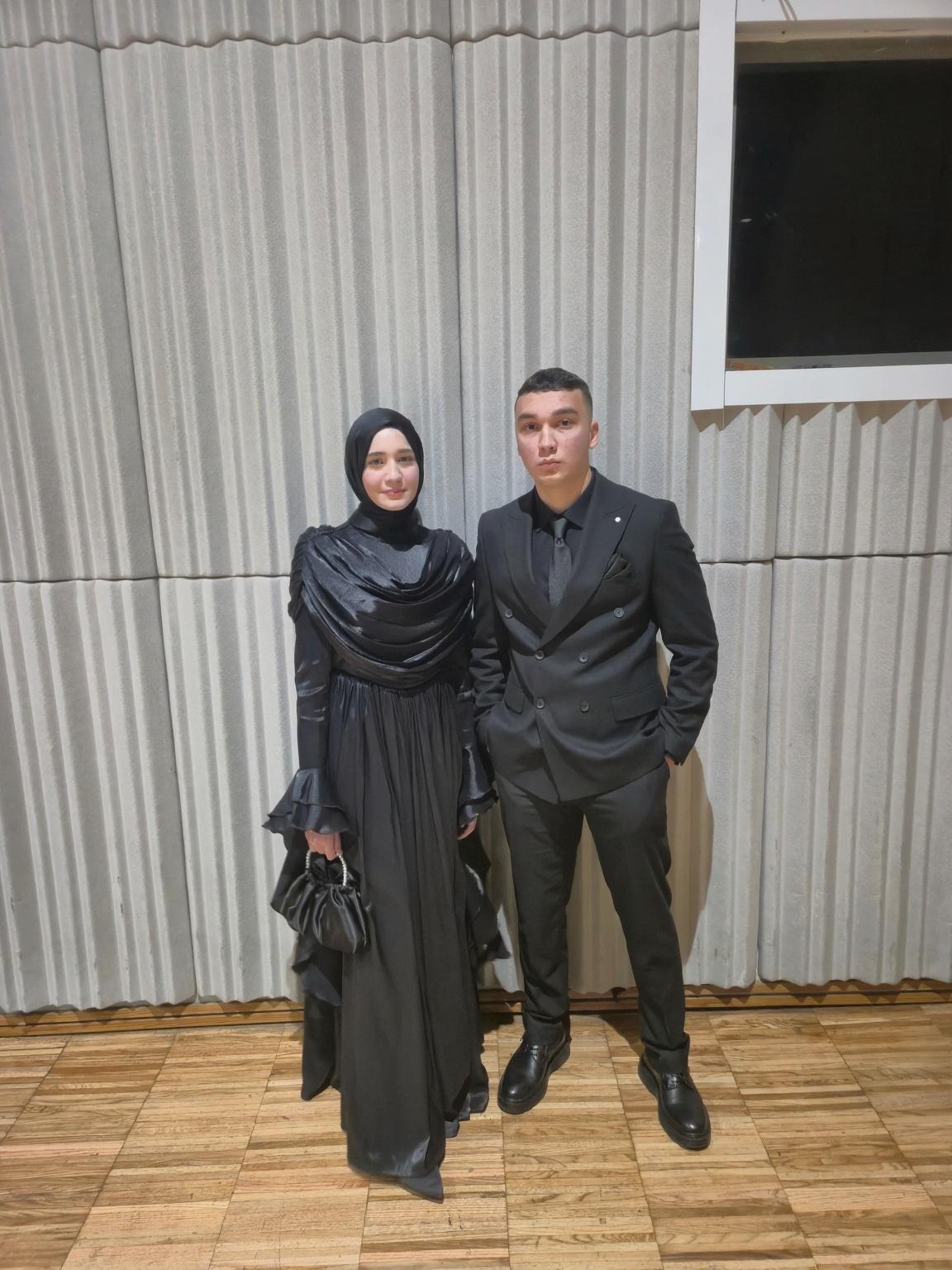 bu-fotograftakileri-opustur-gercekci-olsun-q2afk4gvs2