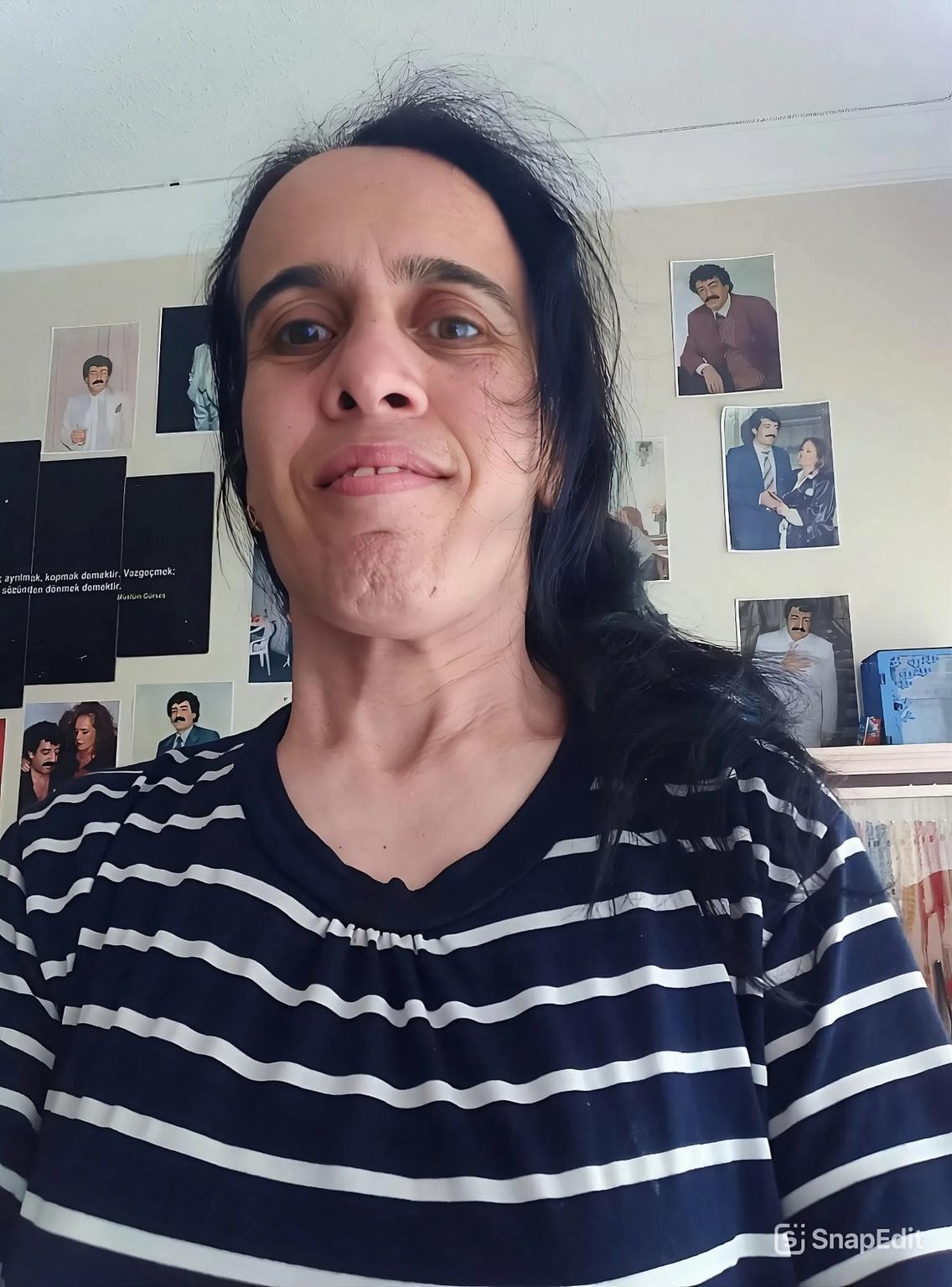 kadin-ciplak-ve-kucucuk-memesi-var-vgnqvmk3mi