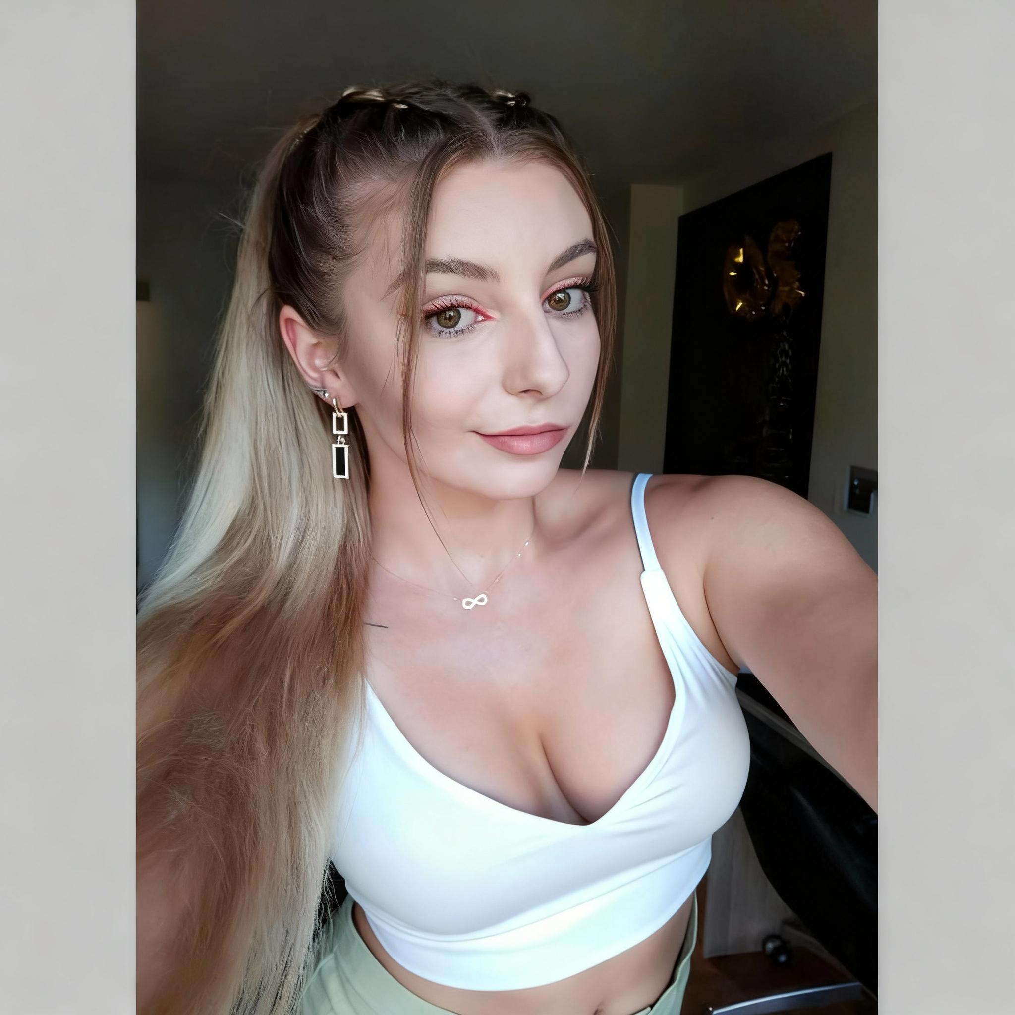 powieksz-lekko-biust-i-zdjecie-w-bieliznie-hdm1z3ql0b