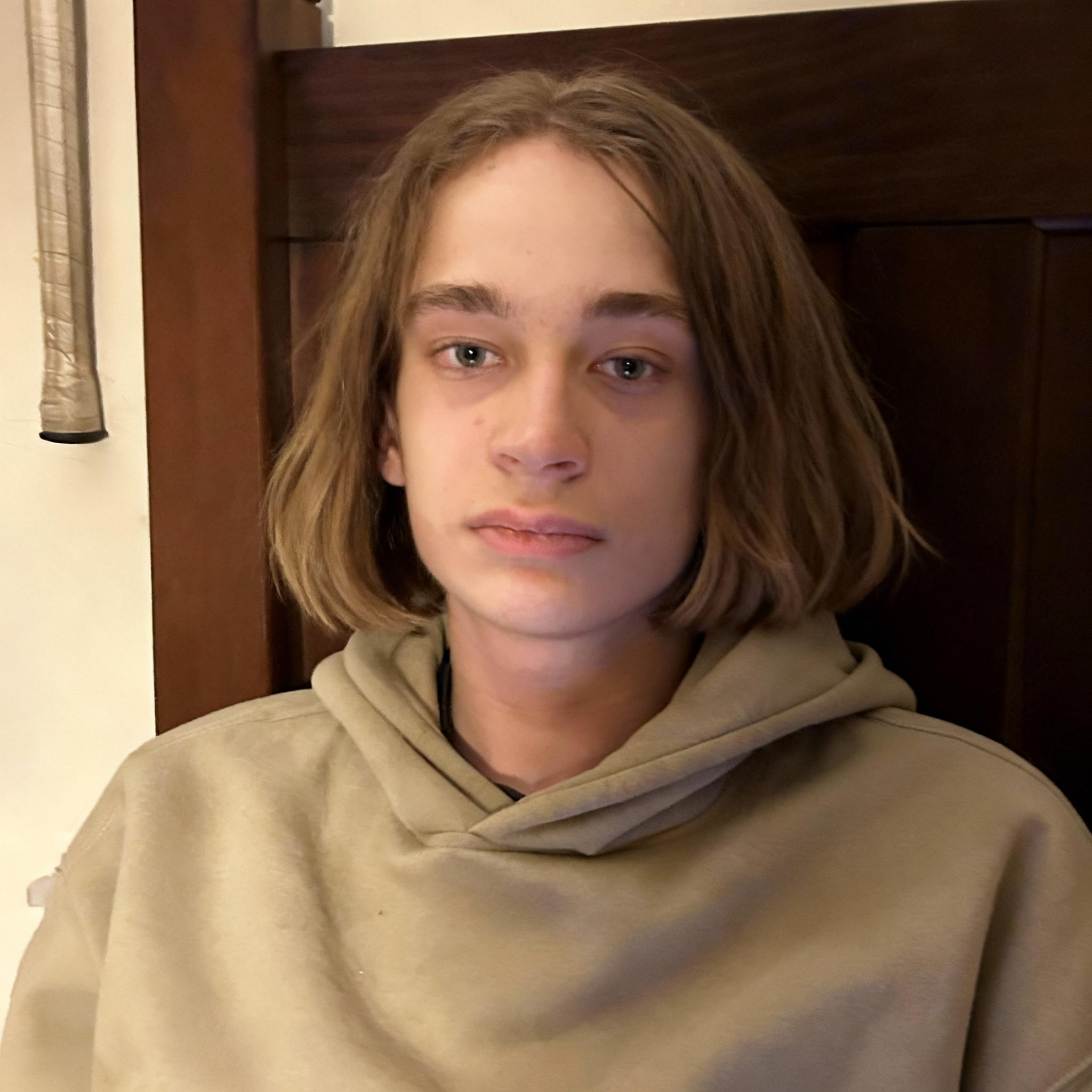 give-this-person-a-shorter-haircut-that-doesnt-go-3isv0xbkr2