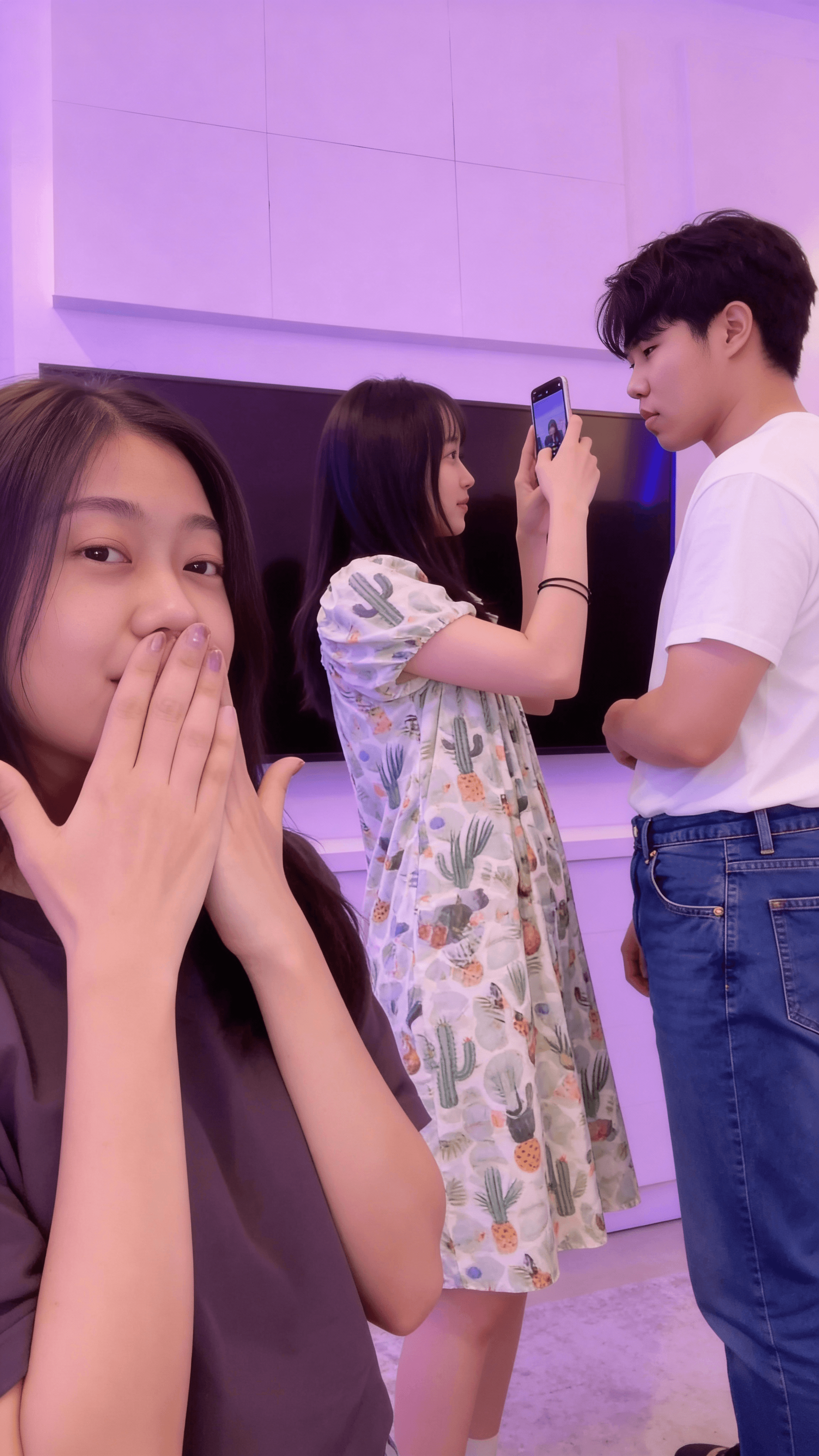 the-camera-angle-is-taken-from-another-side-and-xgsuc6ck3q