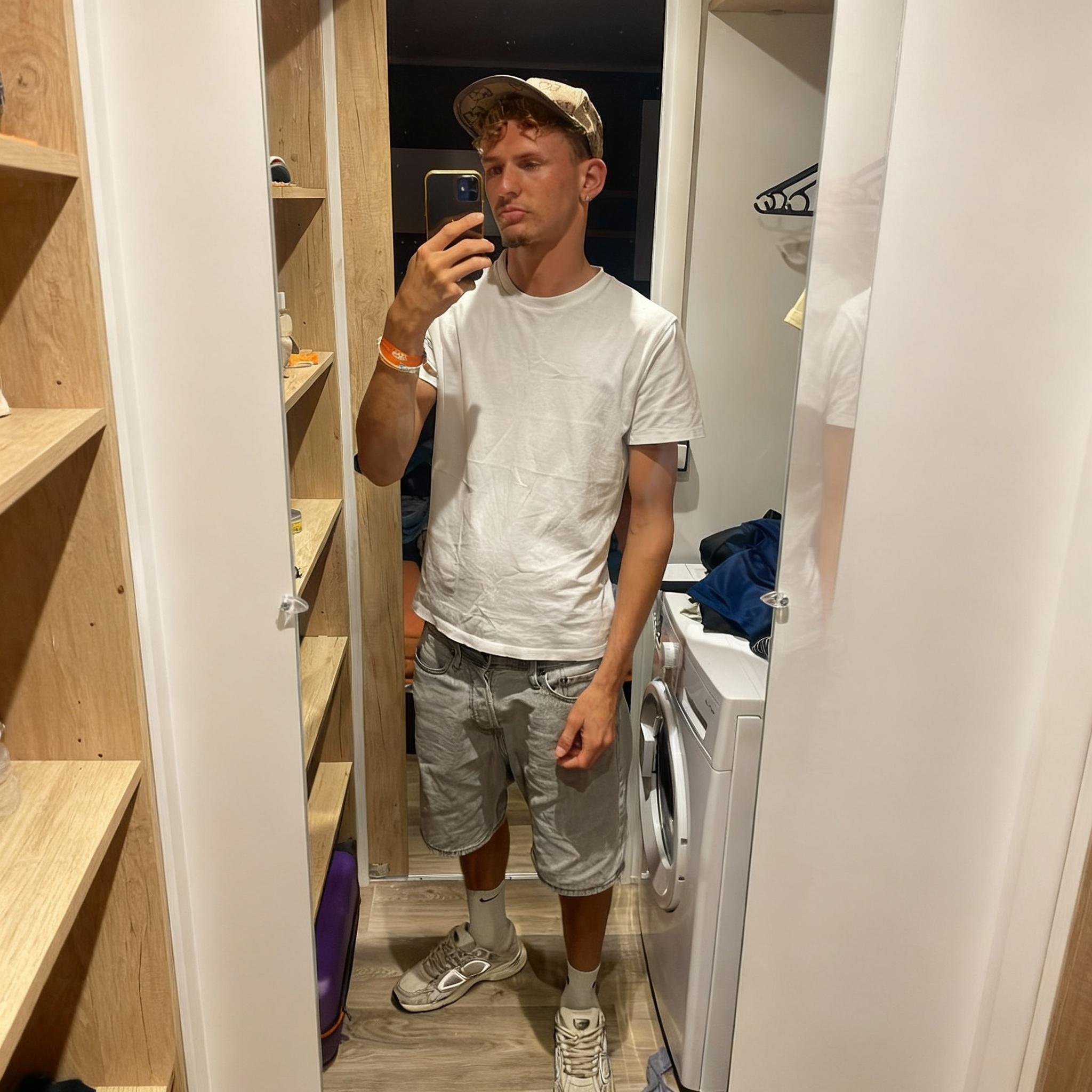 supprime-les-murs-blanc-sur-les-cotes-et-remplace-e5ylf00b57