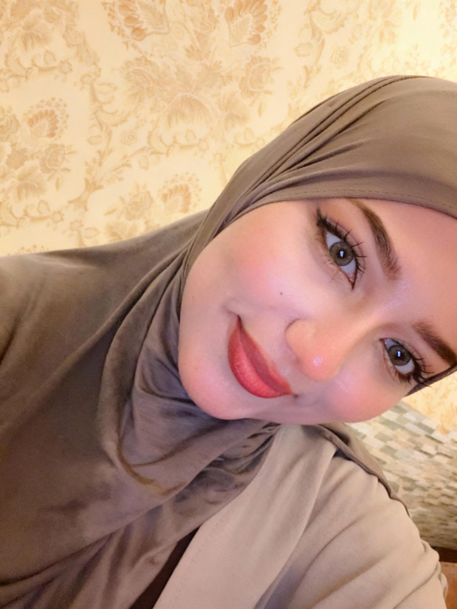 please-make-small-natural-adjustments-only-6r3jymj8te-3