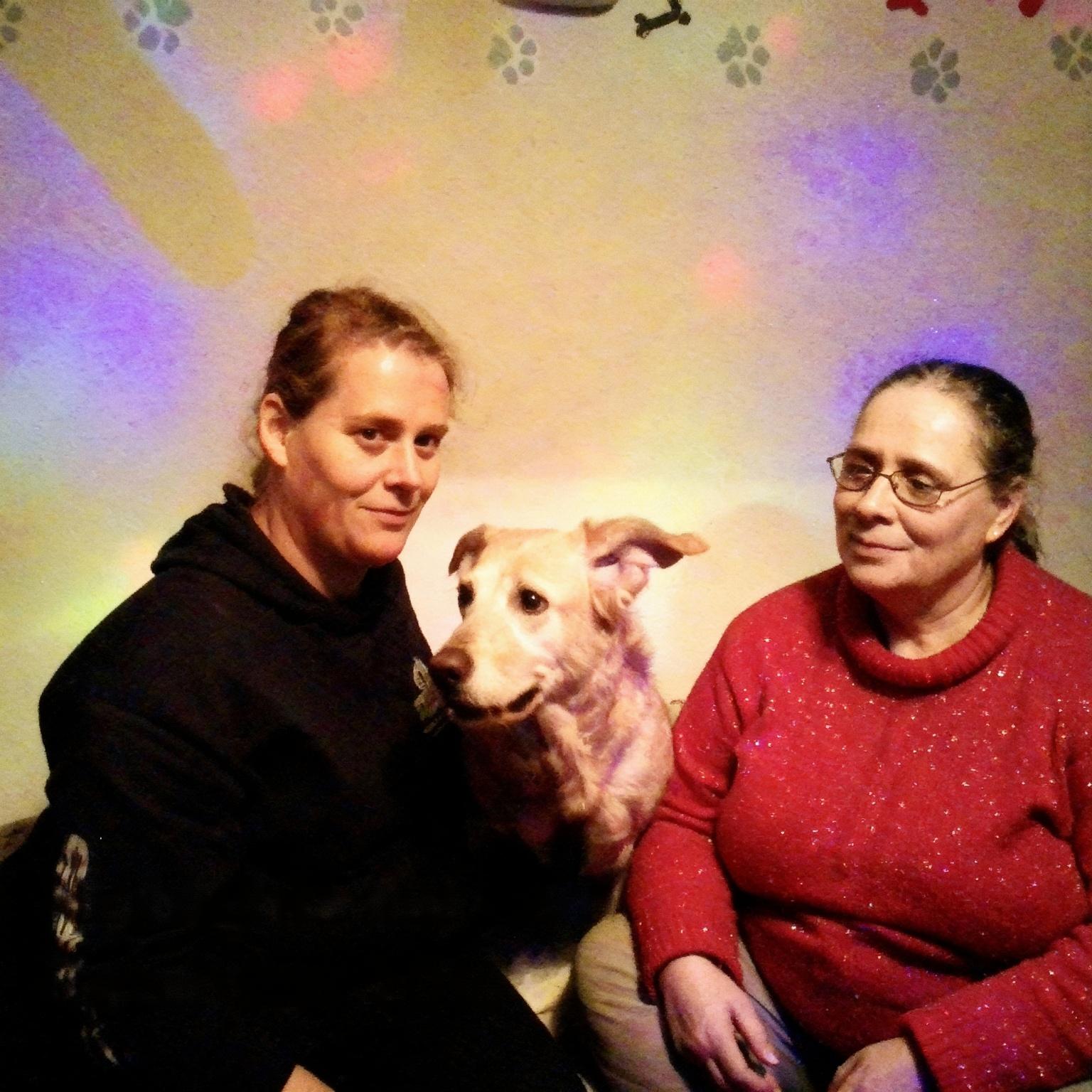 text-entfernen-beide-personen-auf-dem-bild-mit-dem-ugcbmbx2d