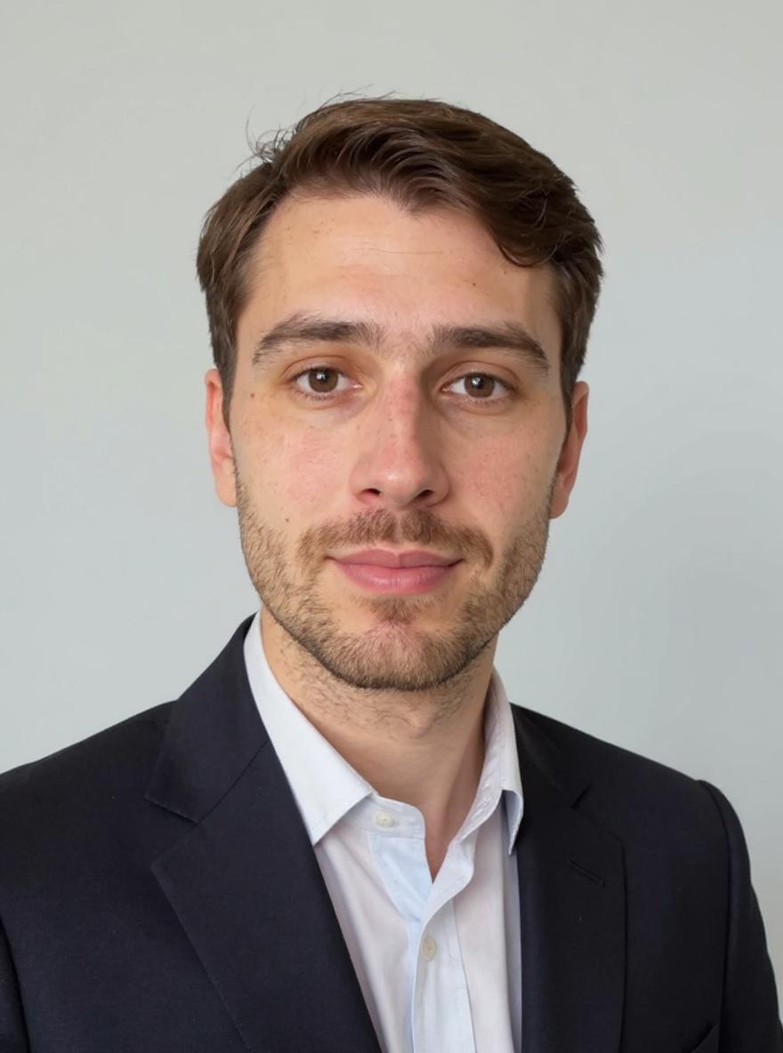 using-the-provided-image-of-the-subject-as-lutssze5rp