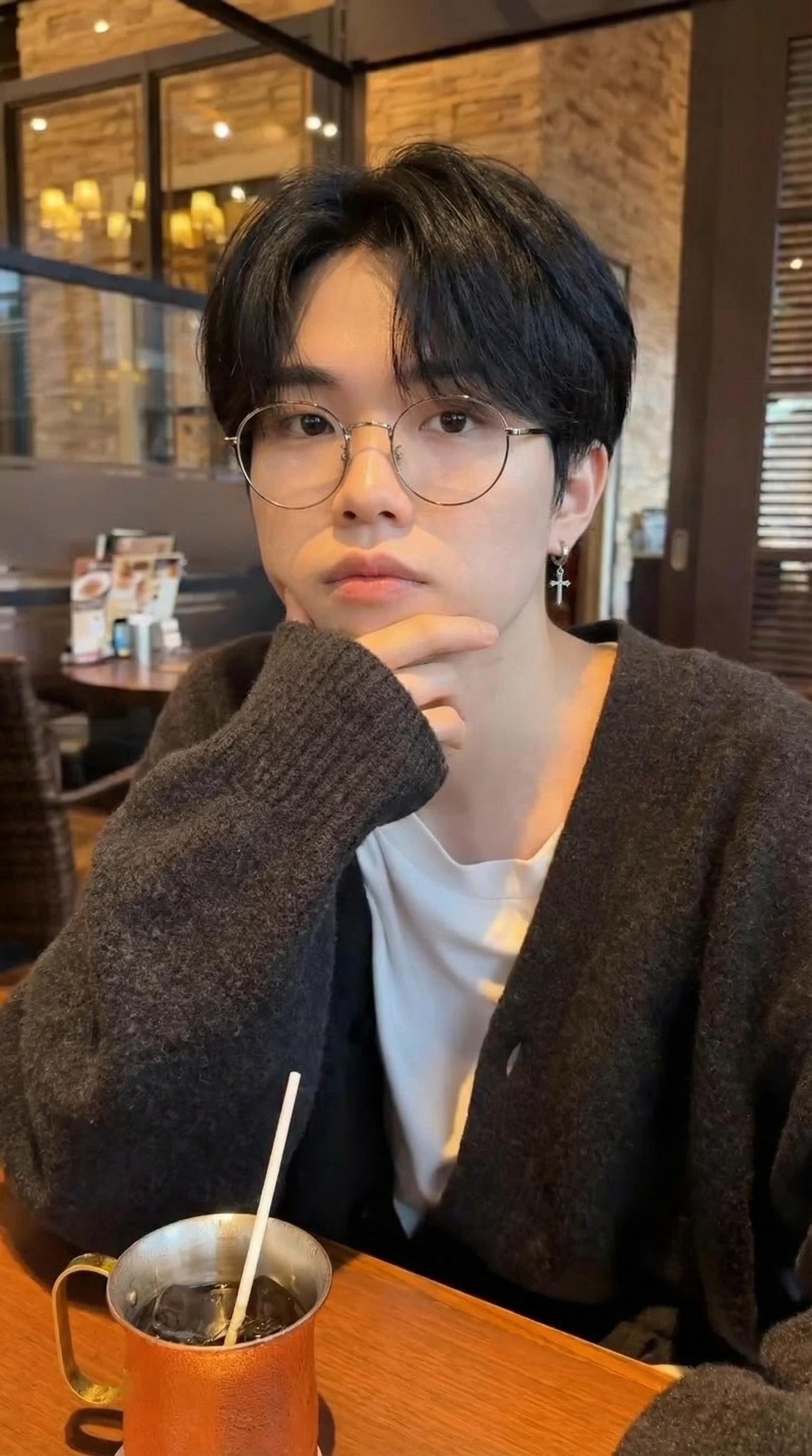 copy-prompt-image-2-ke-image-1-kecuali-muka-nya-61qrg9n3f1