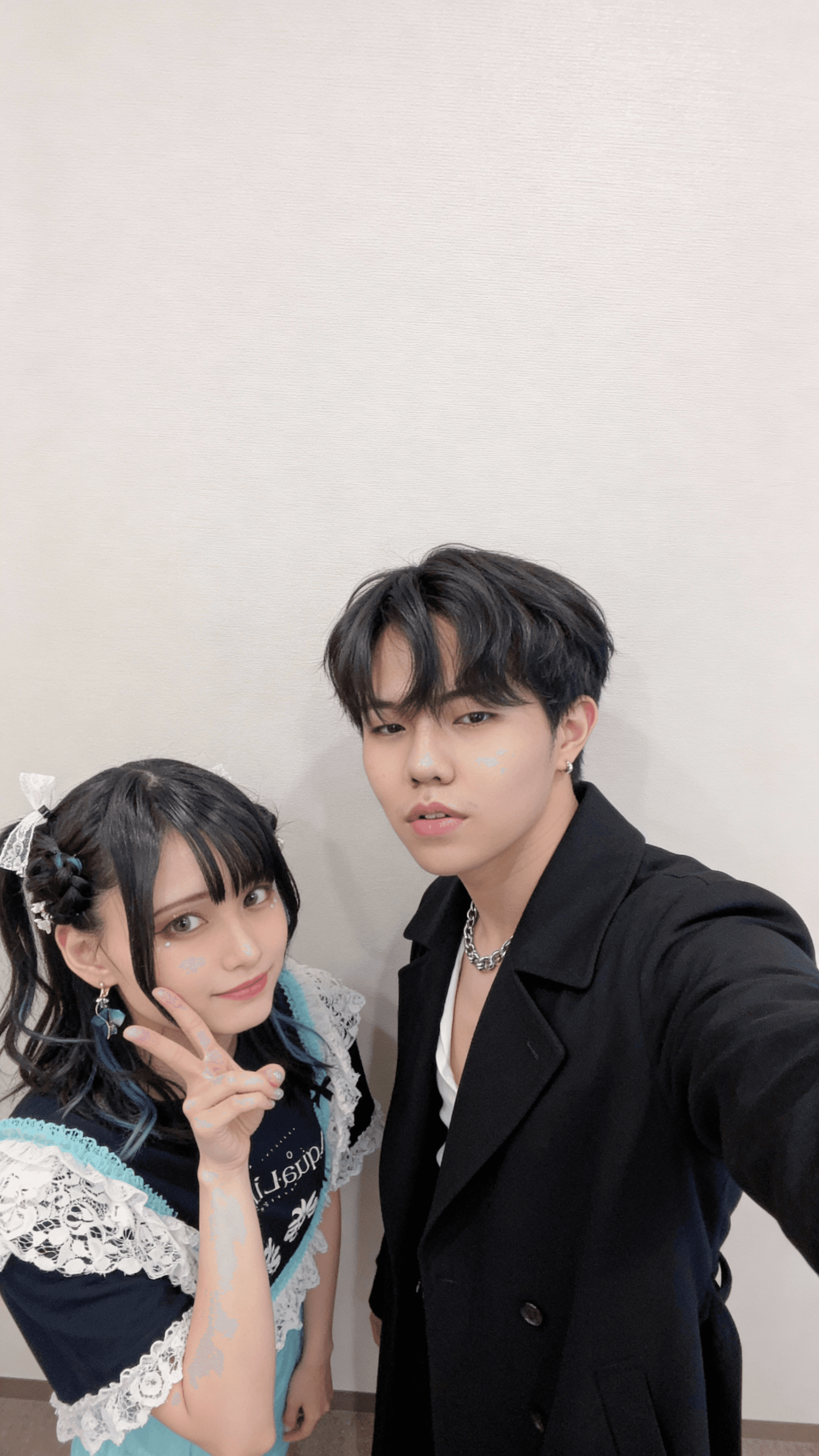 from-a-different-point-of-view-but-add-a-man-6x2b9ez382