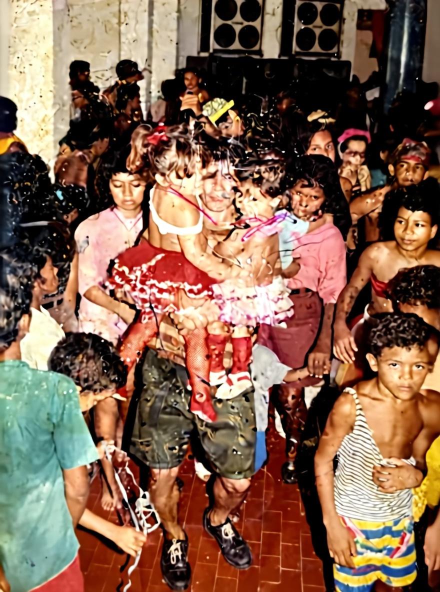 restaure-este-retrato-vintage-danificado-removendo-8rifxralx