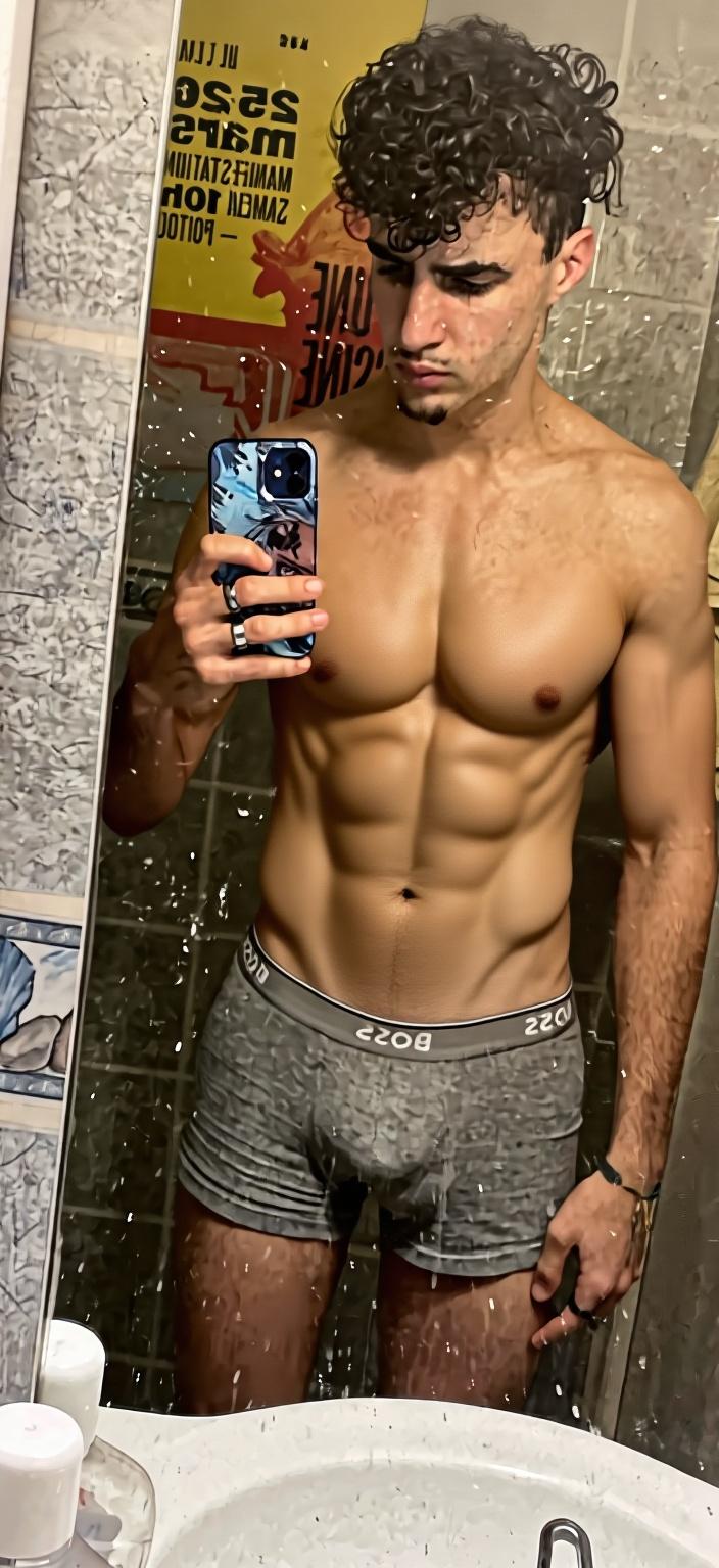 more-muscle-but-realistic-xp8g5hds9z