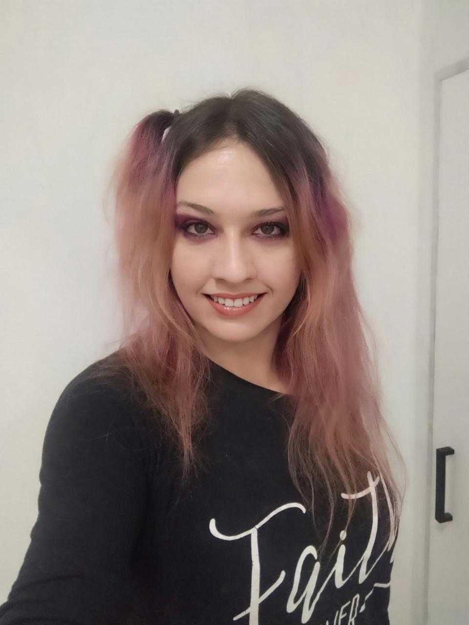 make-hair-more-brightner-and-smile-without-teeth-lrwh960wbc