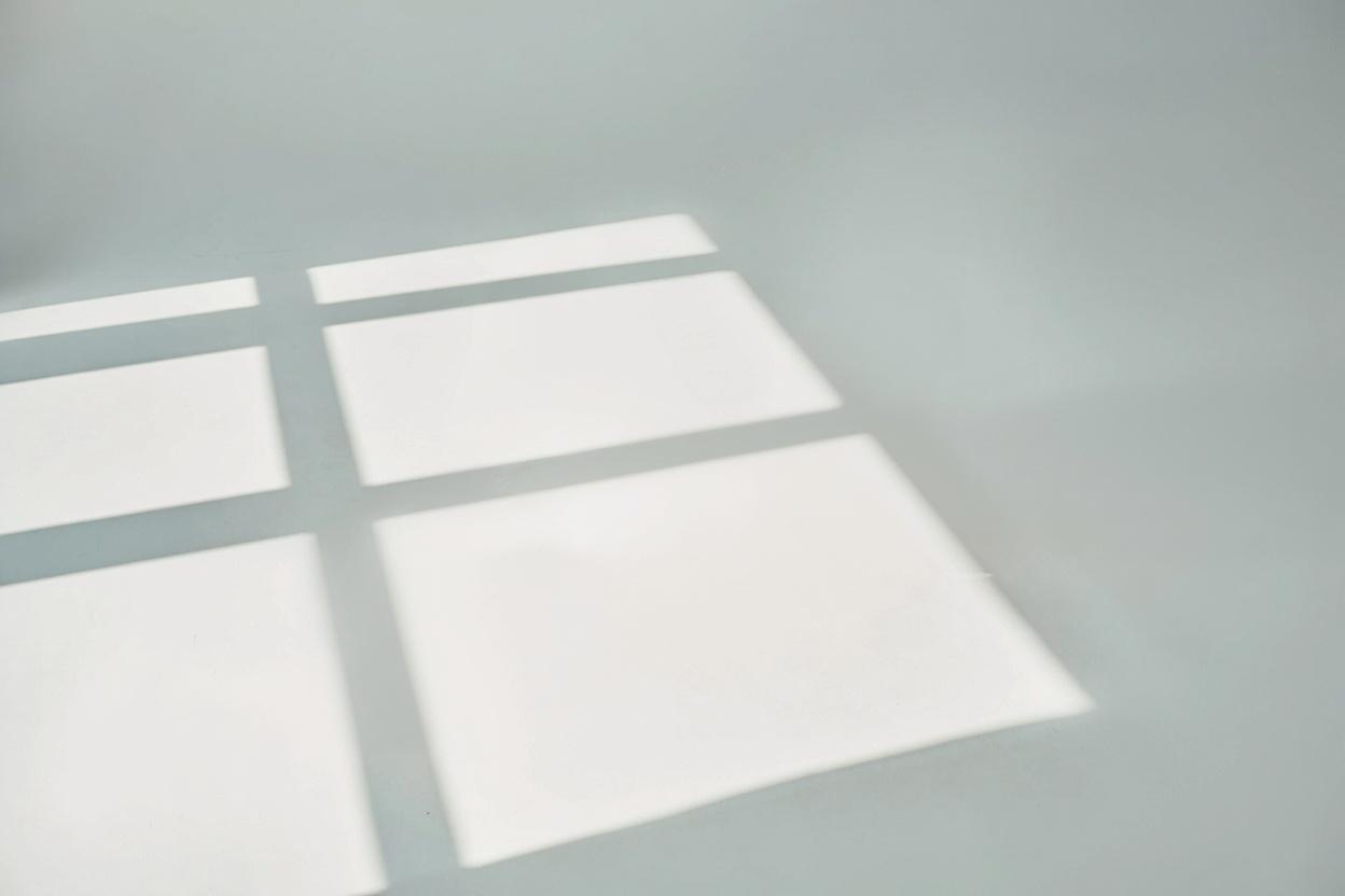 remove-the-entire-human-presence-from-the-image-m10npcuxel