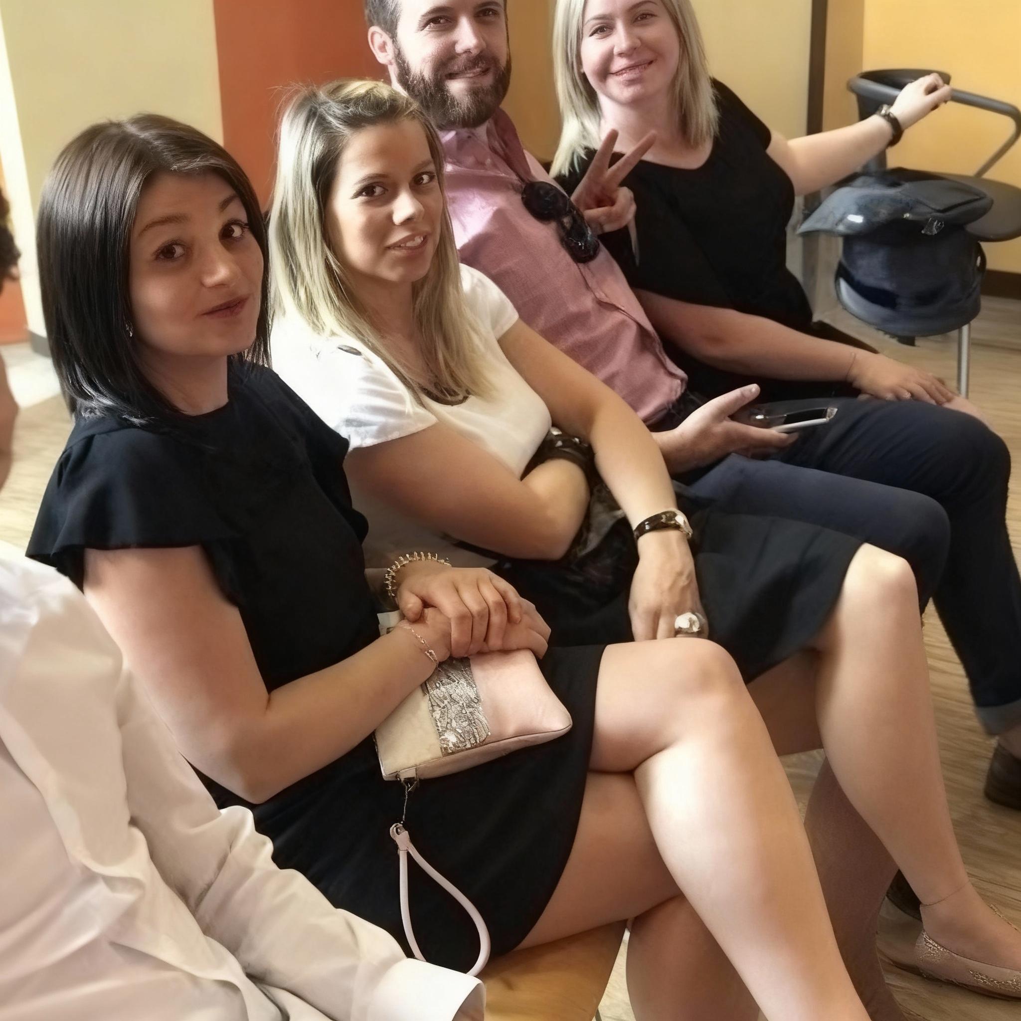 creer-une-mini-jupe-pour-la-femme-au-premier-plan-jm54qvhaet