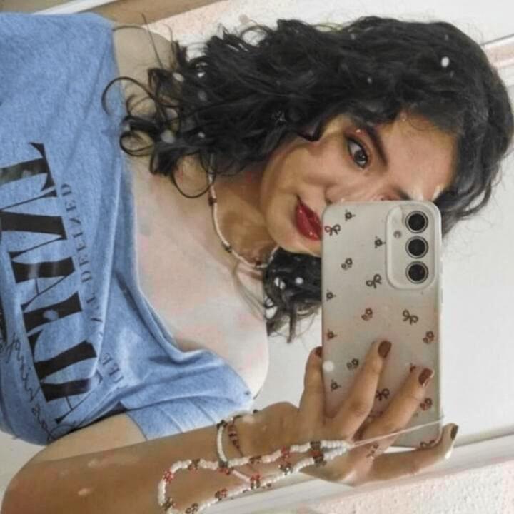 edita-la-siguiente-imagen-para-que-la-modelo-htmg2rra8b