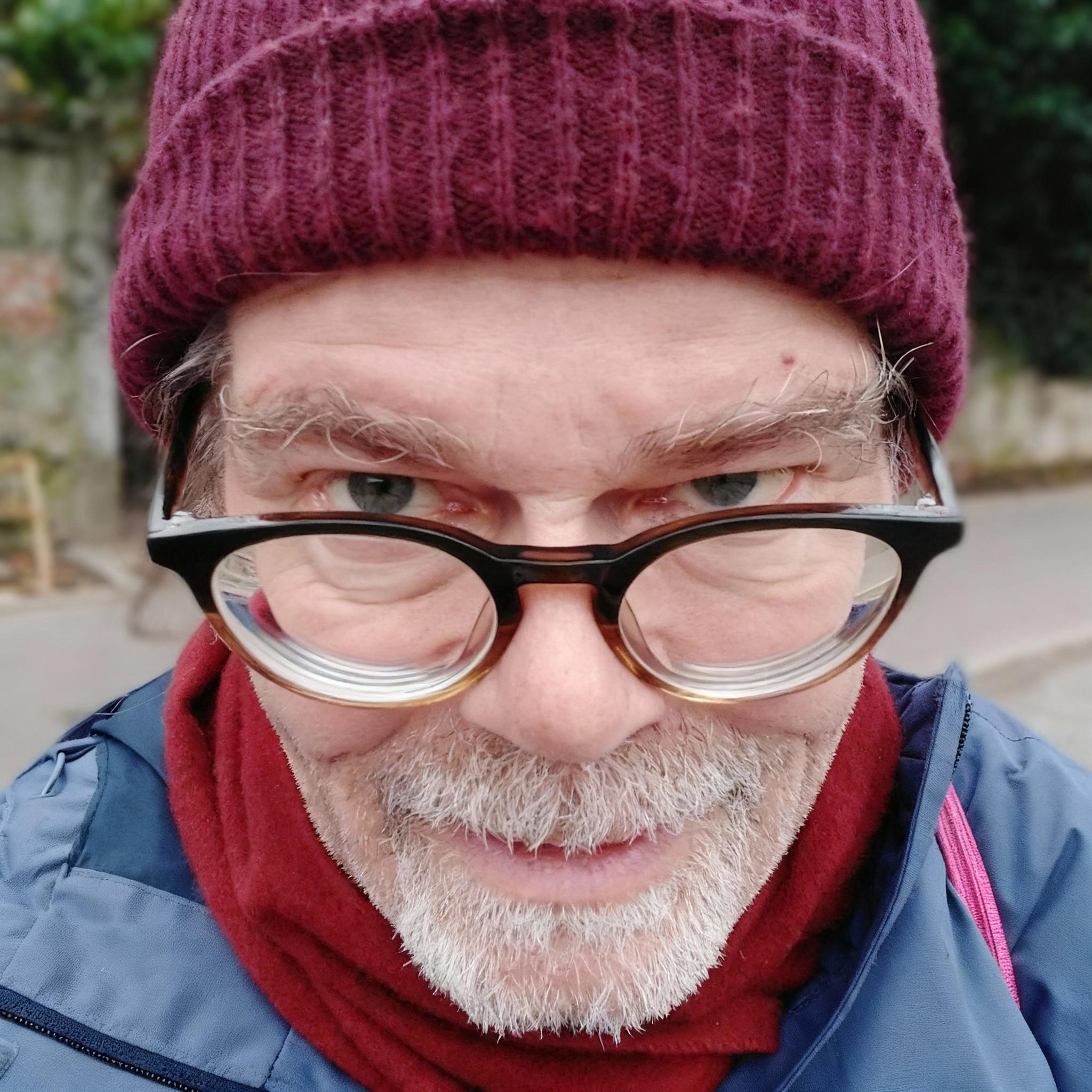 give-the-man-much-smaller-glasses-make-the-lenses-ev49i0nmtr