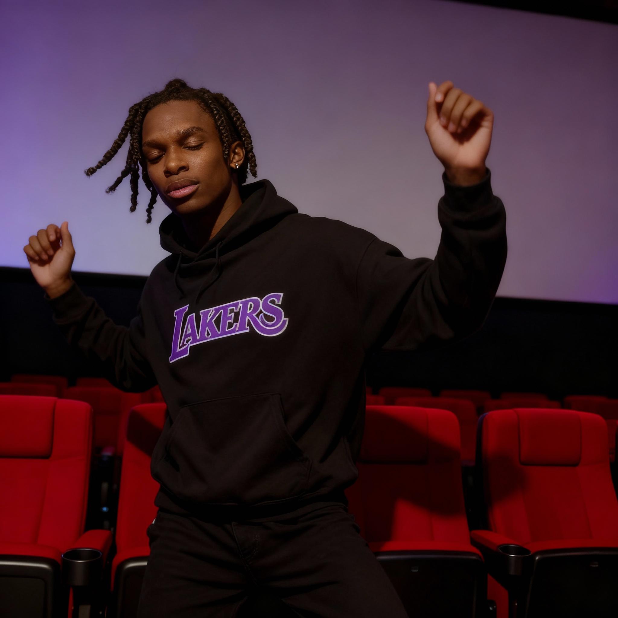 met-le-dans-une-salle-de-cinema-sur-un-siege-ou-on-9ytqvm6aa