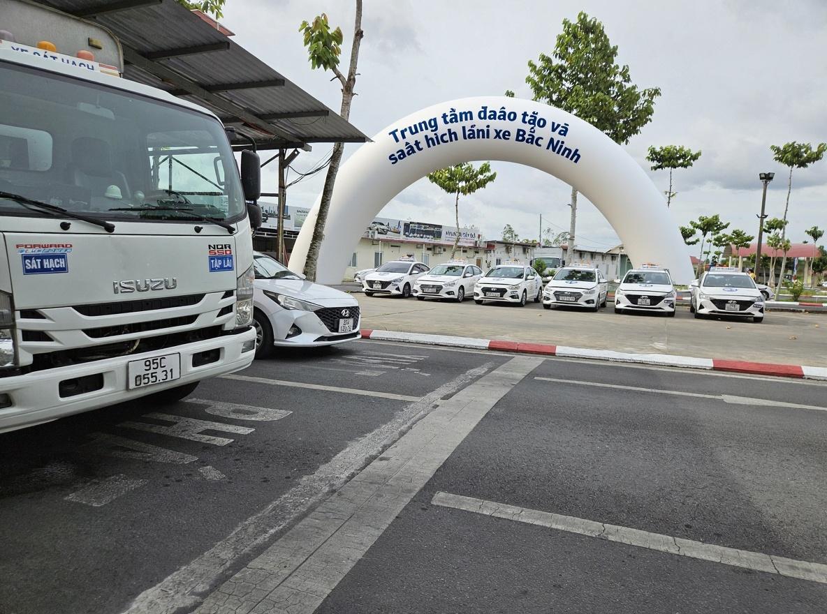 edit-this-image-with-the-license-plate-number-98c-6j8kglwdnl