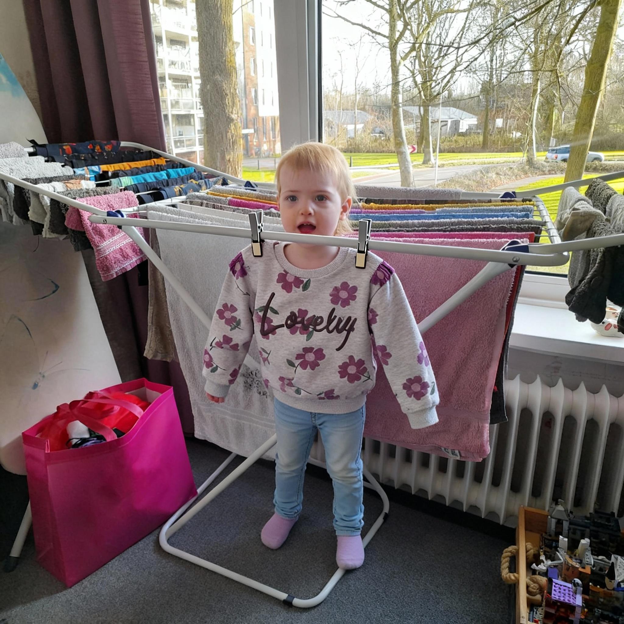 zou-je-het-kind-met-2-knijpertjes-aan-de-voorste-eh9yczg071