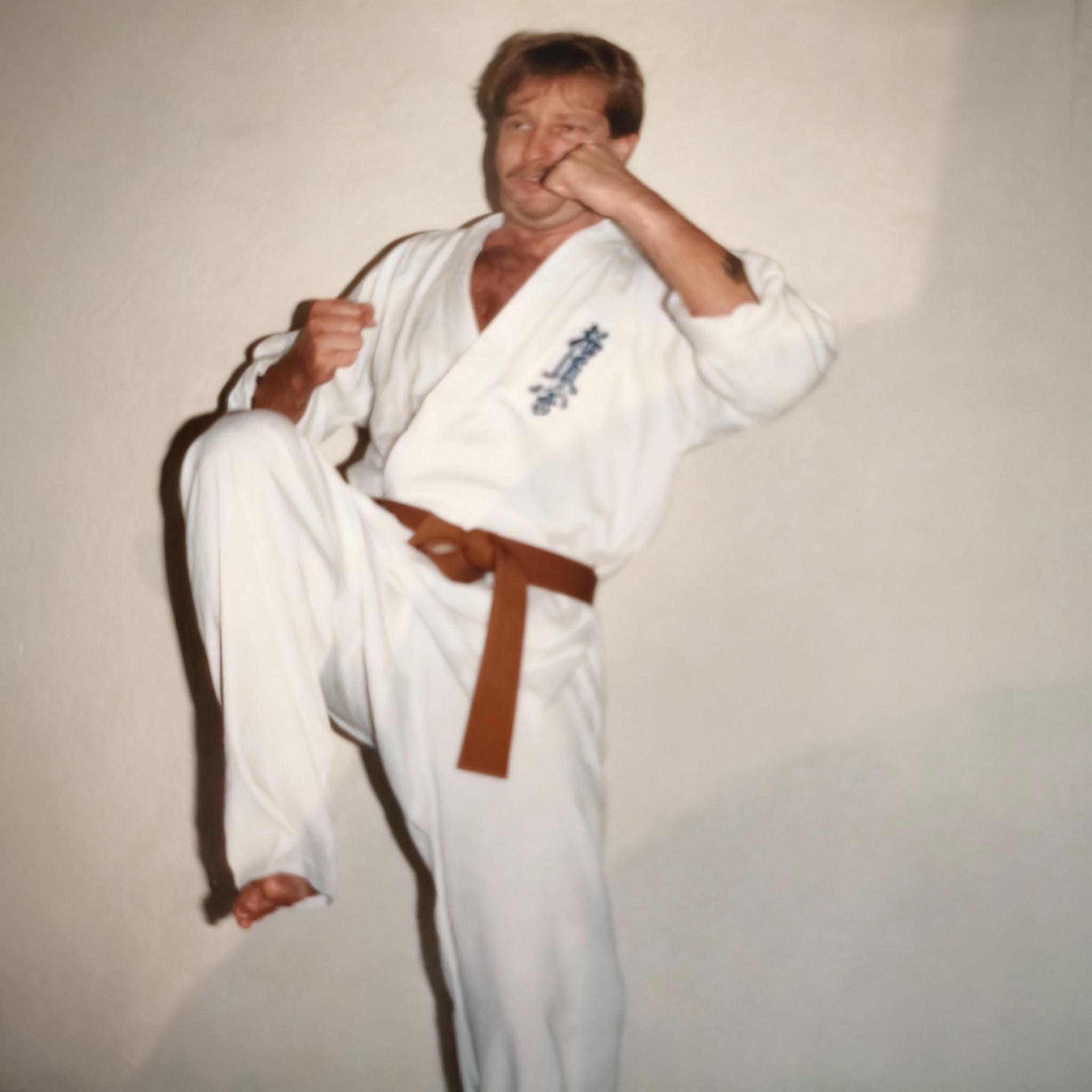 foto-with-brown-belt-cndhqgm1ti