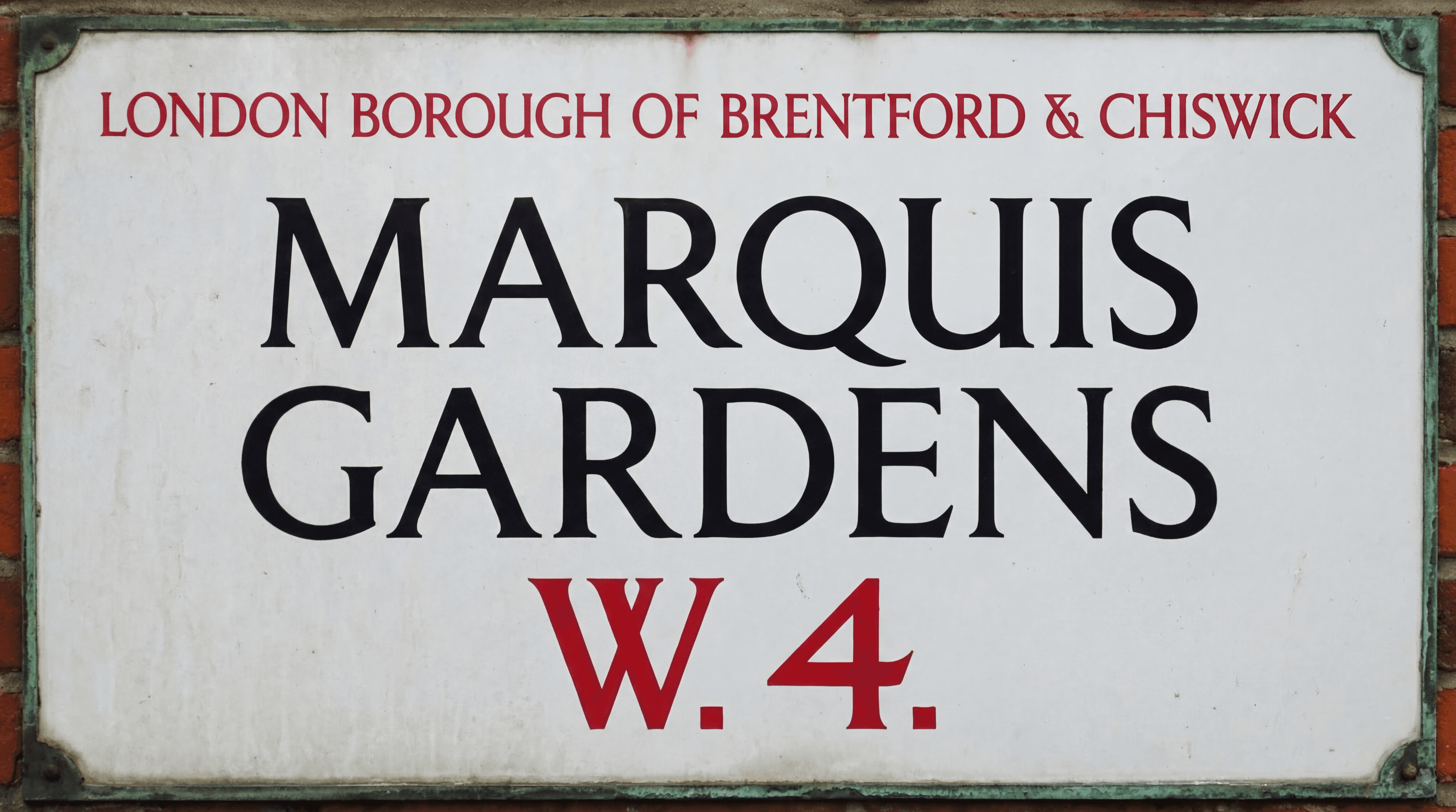 could-you-pamed-the-street-sign-to-read-london-6kf01mjw6b