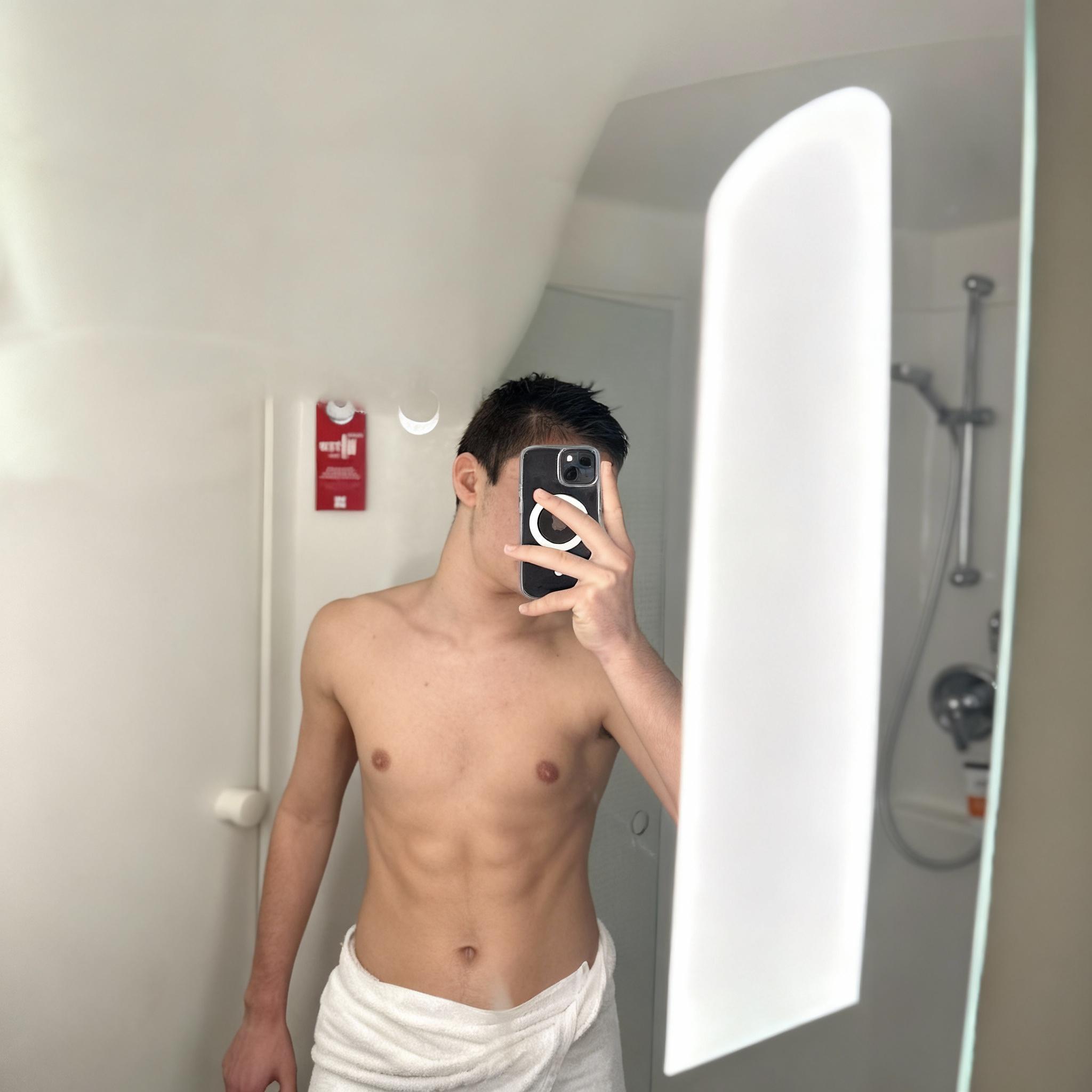 un-tout-petit-plus-de-muscles-a-ce-corps-mais-pas-665ul5esdg