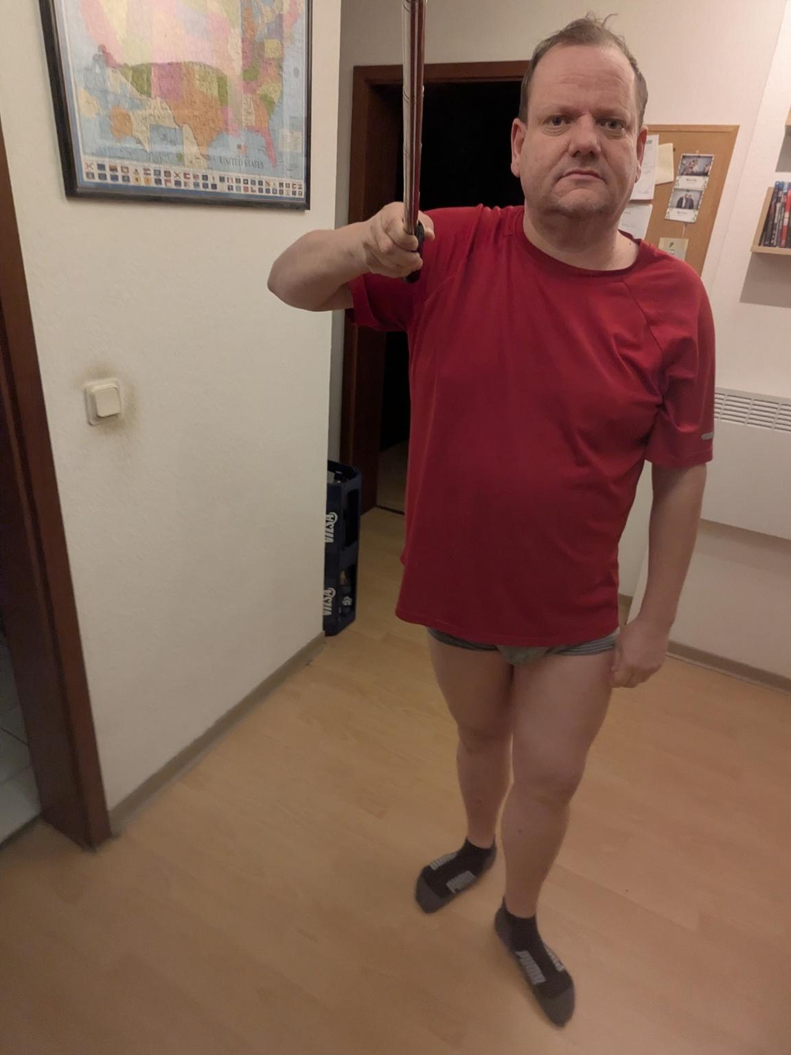 als-frau-mit-kleid-und-high-heels-ysr54n2zt0