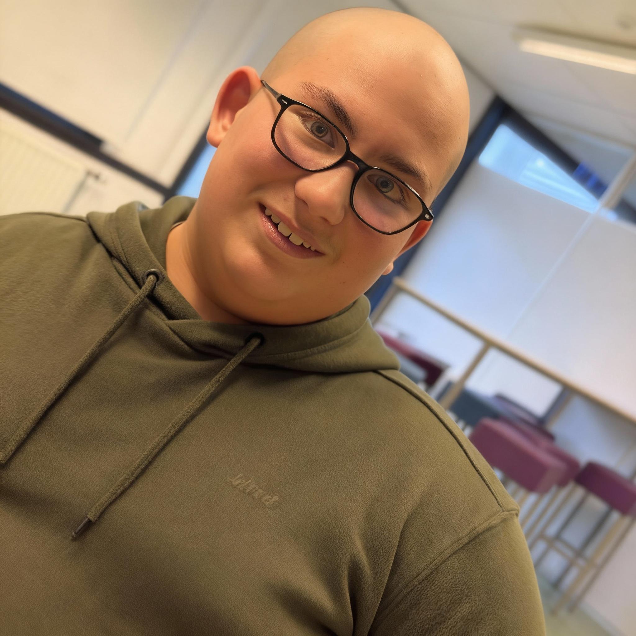 maak-hem-kaal-en-dik-phpn0whidx