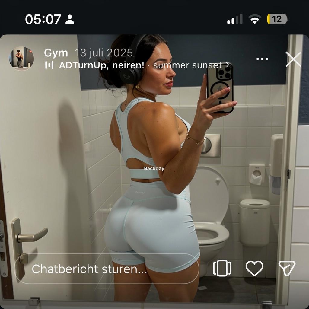 verander-mijn-dportkleren-maar-een-lichte-string-ezj6vxbdg5