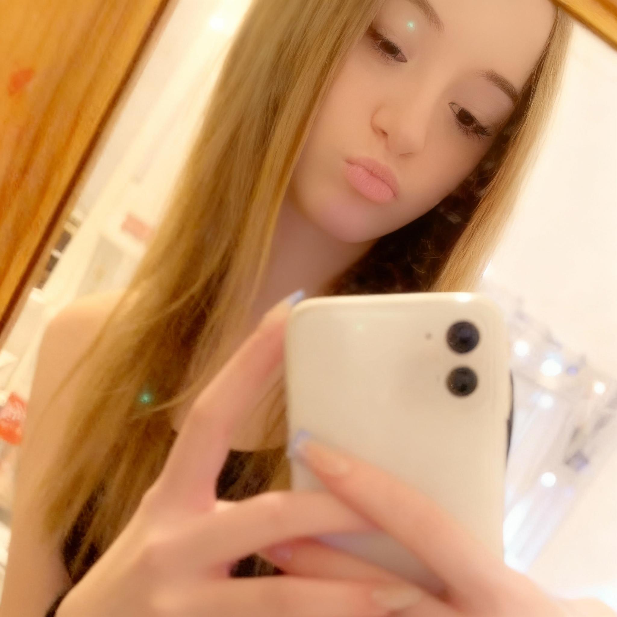 remove-clothing-r775efi8ud