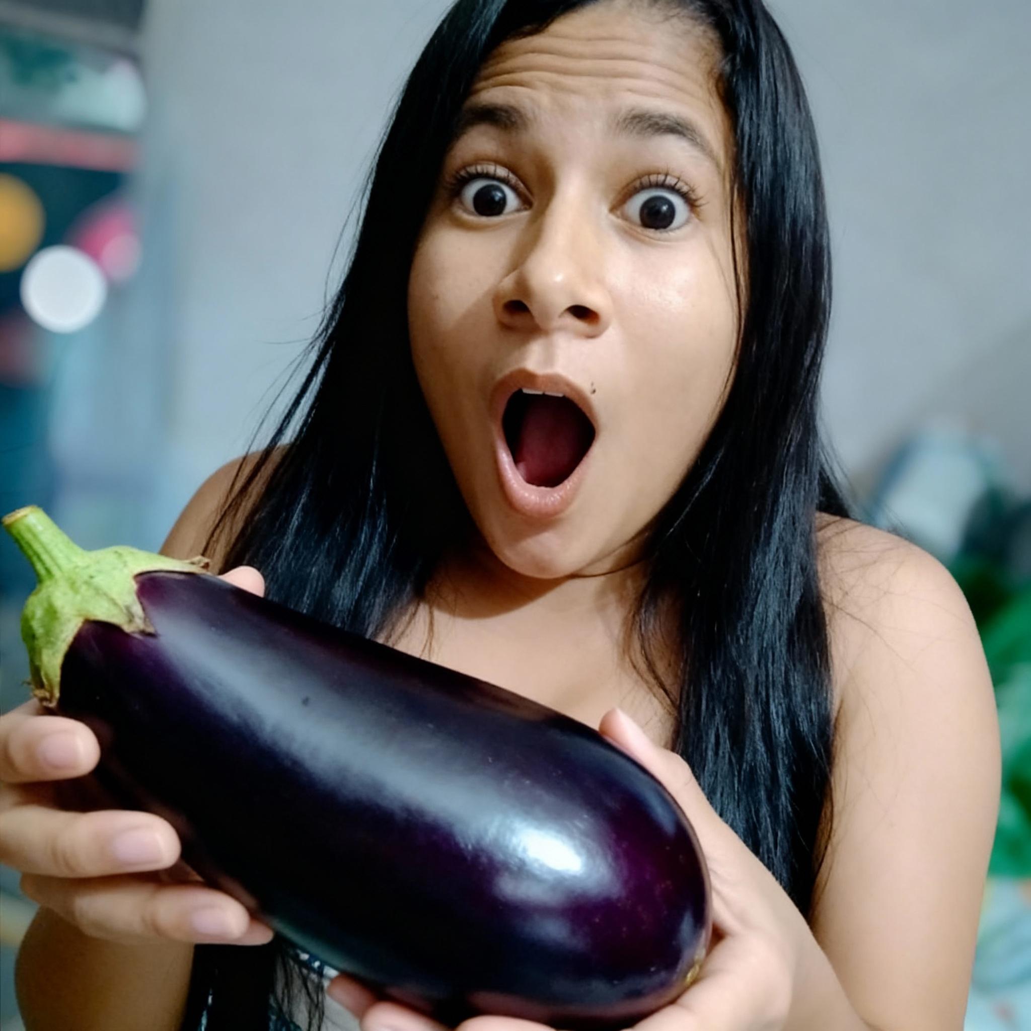 young-attractive-latina-with-a-shocked-look-on-her-qpmnyo528-2