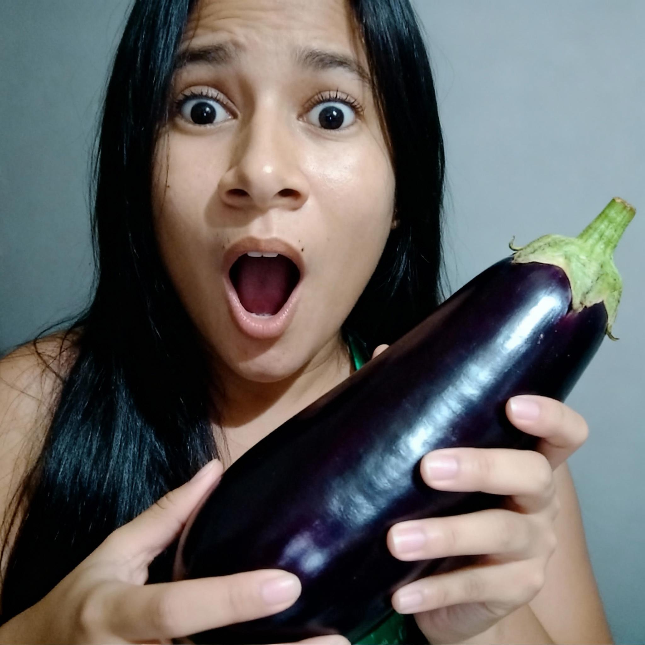 young-attractive-latina-with-a-shocked-look-on-her-qpmnyo528-3