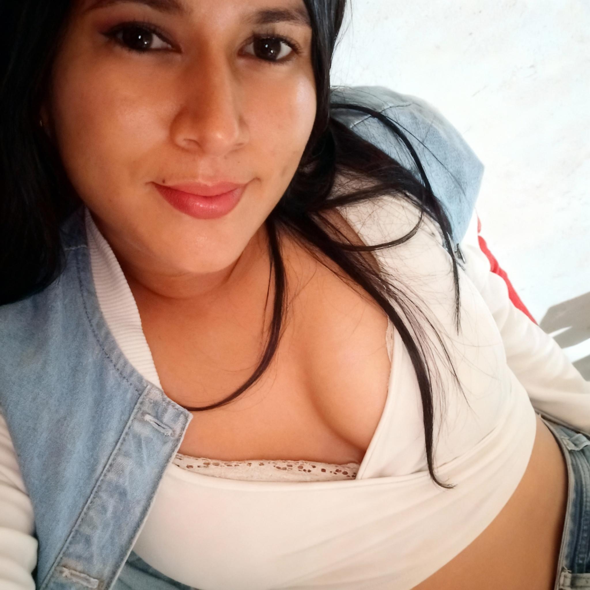 breathtakingly-beautiful-latina-74k5ooor0e-1