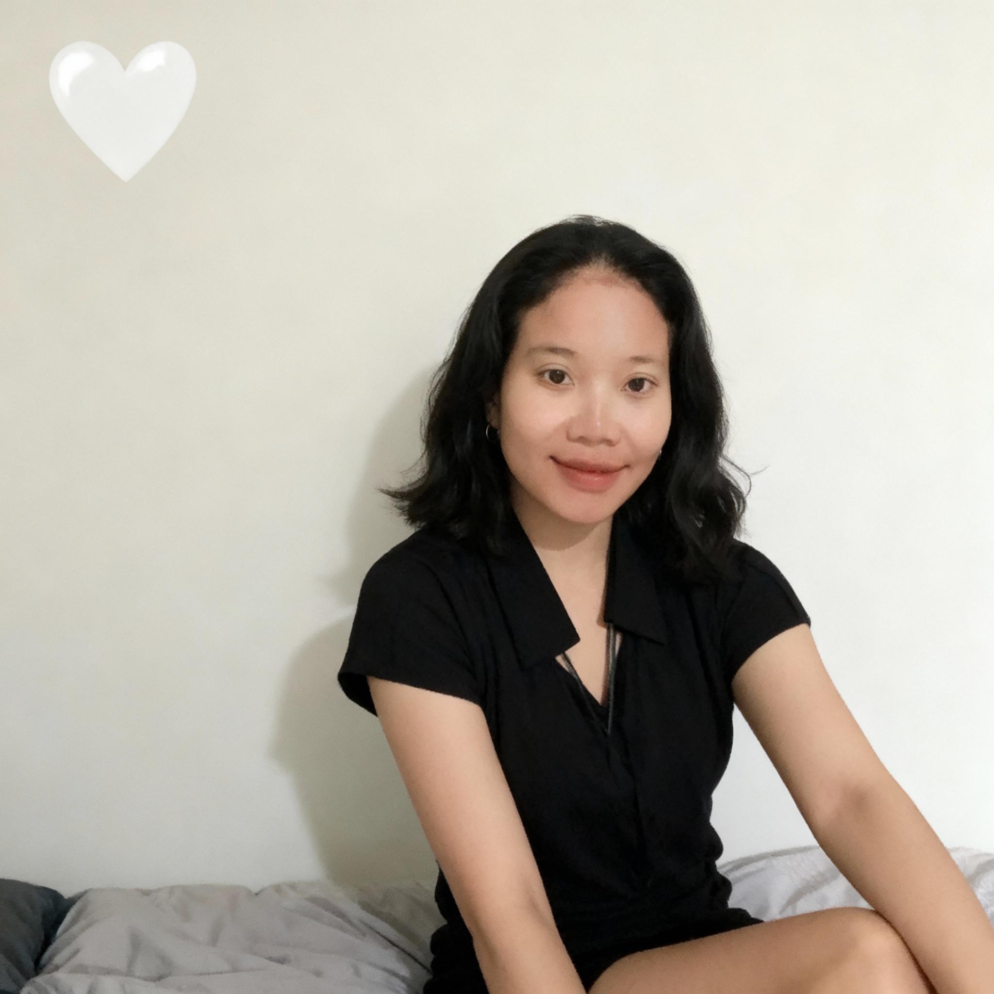 make-her-sitting-on-the-bed-klmnadwnuu