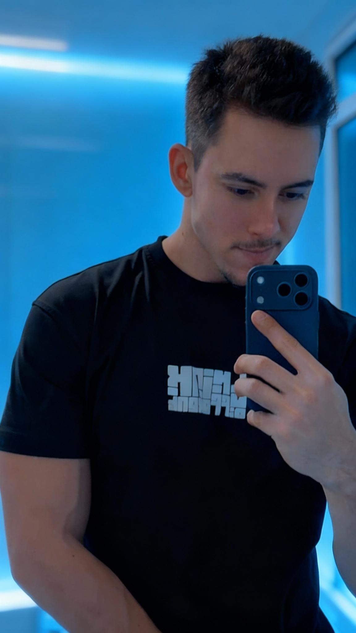 change-the-background-on-sothing-cool-and-delete-yqbxp91dvs