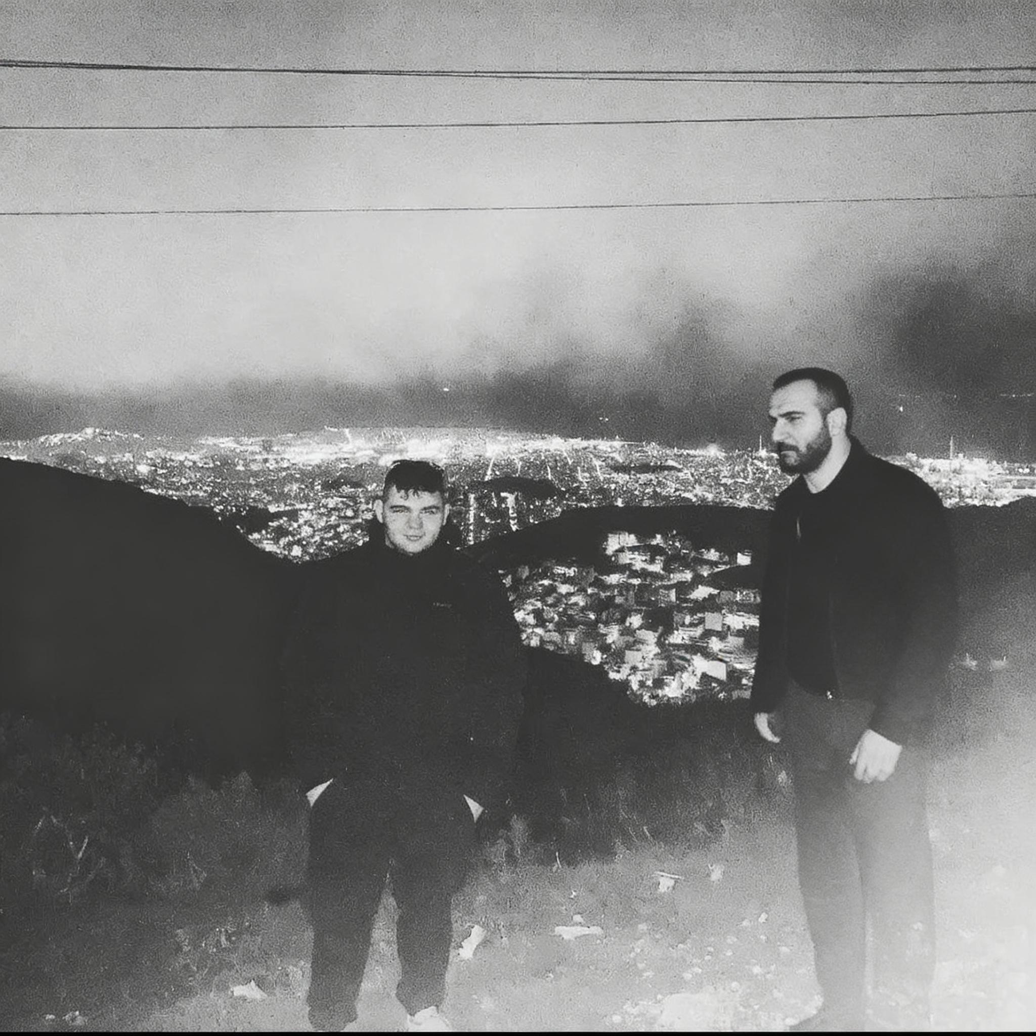 8elw-na-steketai-dipla-moy-o-hlias-kasidiarhs-o-3ctlgs6j3l