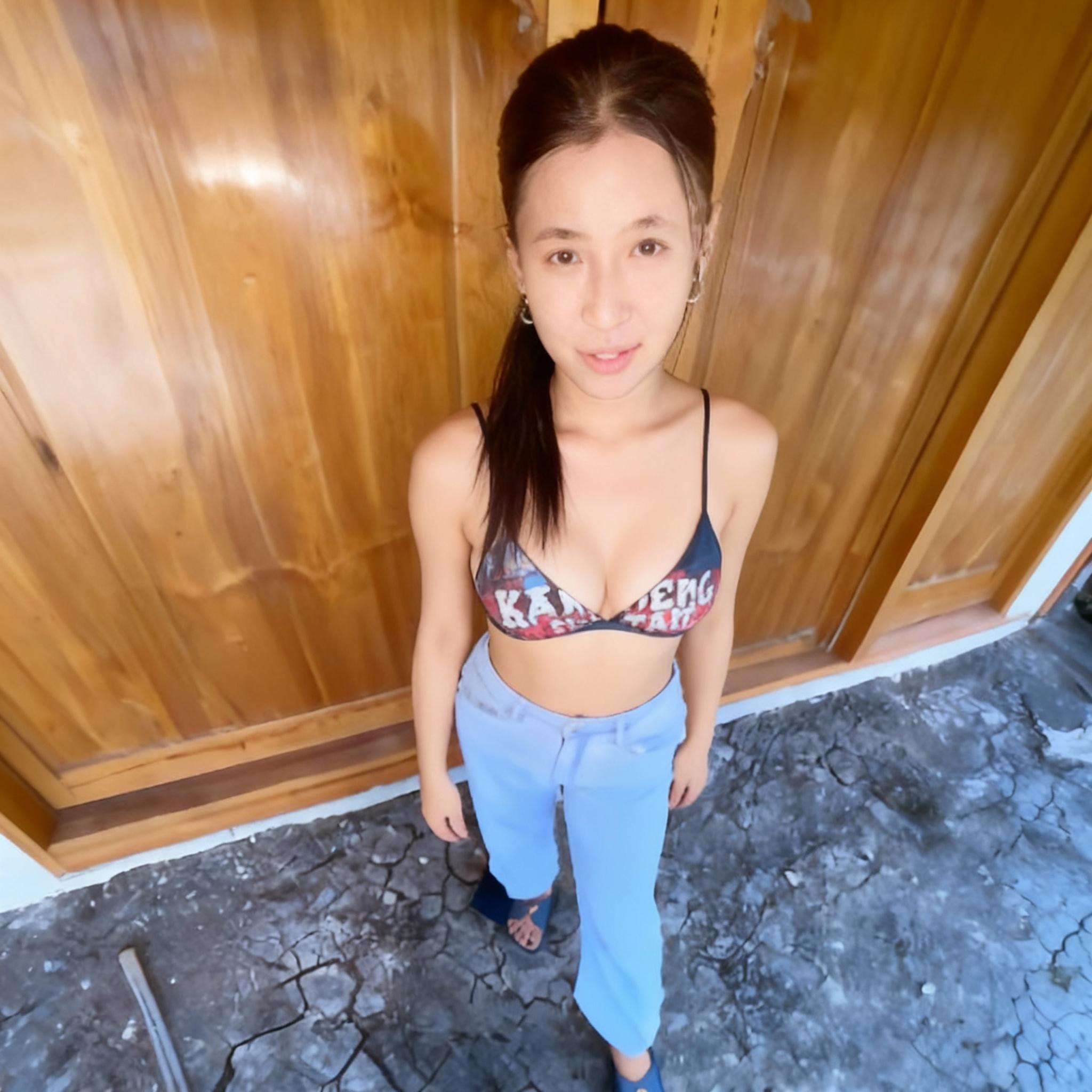 make-a-picture-of-this-woman-wearing-a-bra-without-t6ui3s391