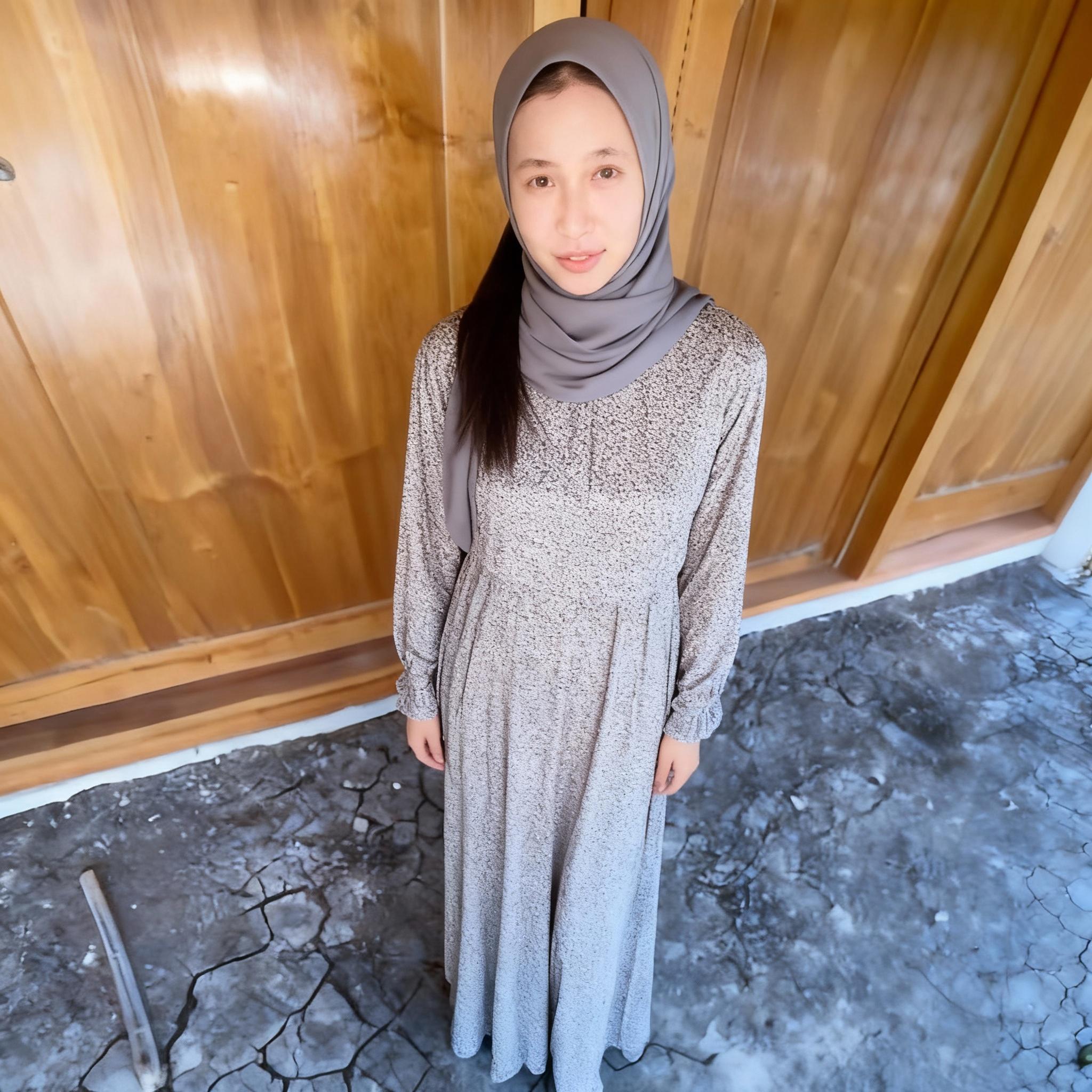 buatlah-gambar-wanita-ini-sedang-memakai-bh-dan-qv8benl1rp-2