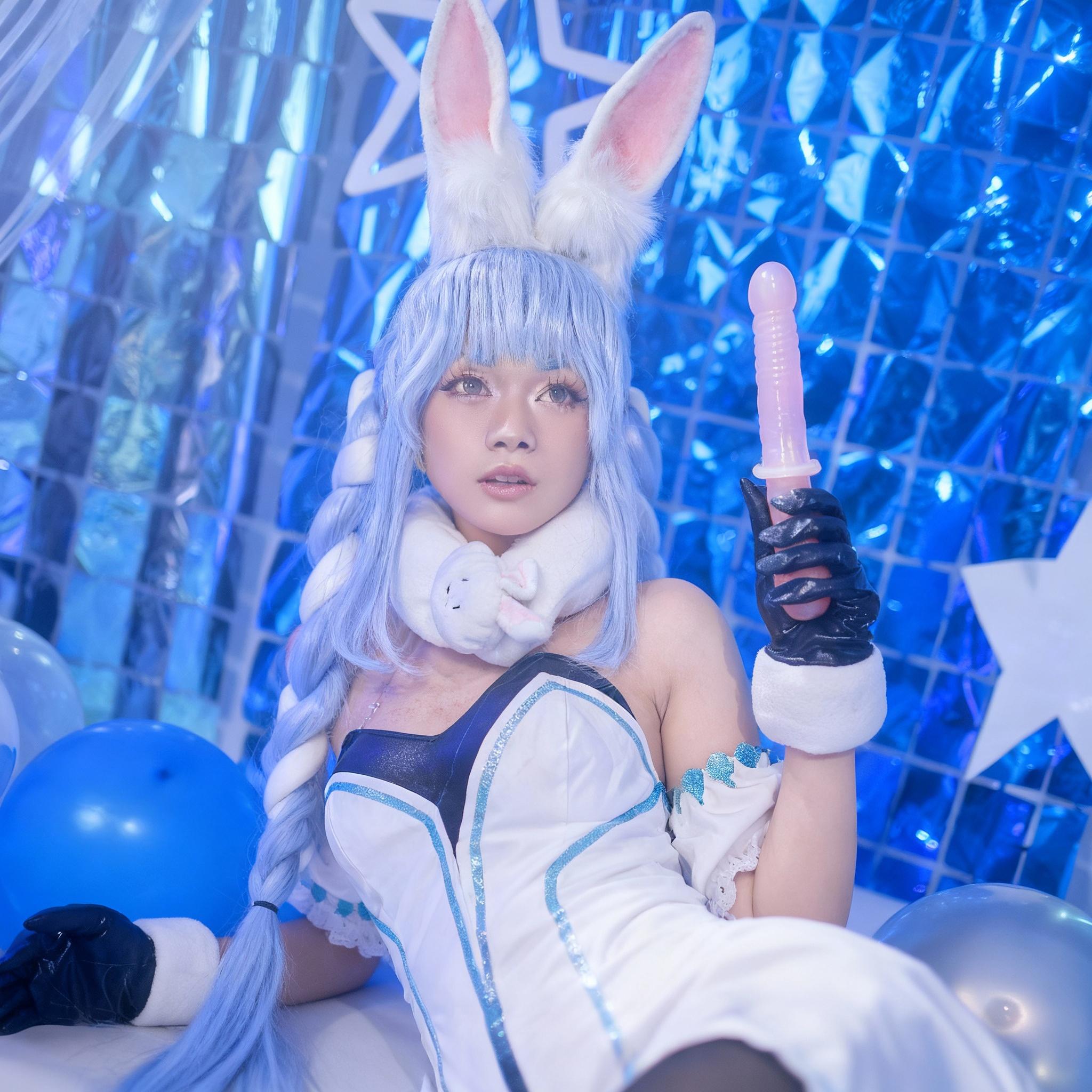 change-the-carrot-with-dildo-remove-her-stocking-uw9415m6ur