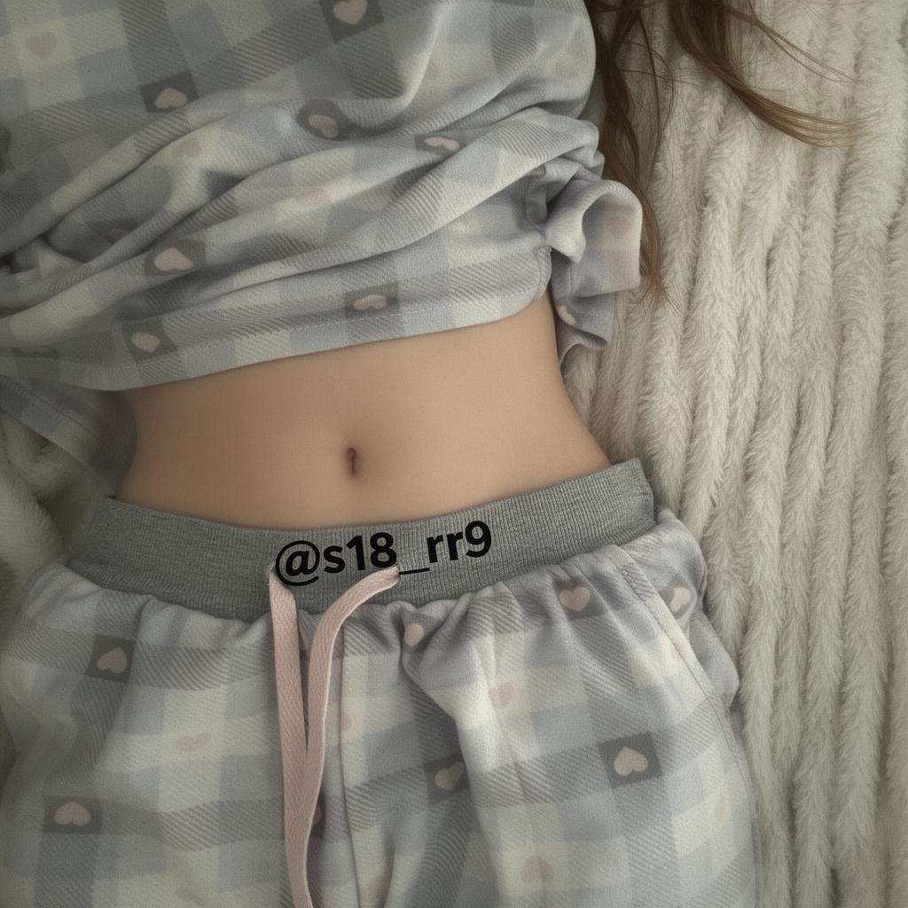 realistic-black-ink-tattoo-of-username-s18rr9-on-zjae5no18h